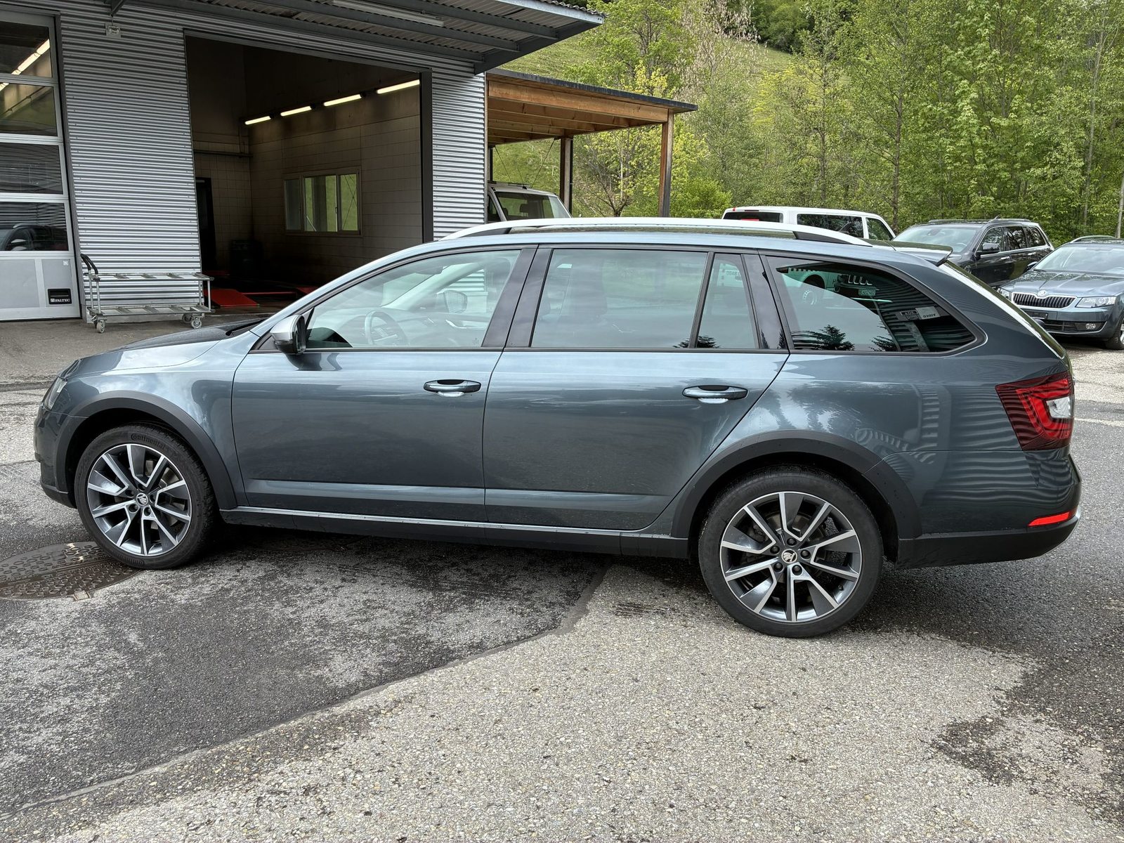 SKODA OCTAVIA COMBI SCOUT, Diesel, Occasioni / Usate, Automatico - 3