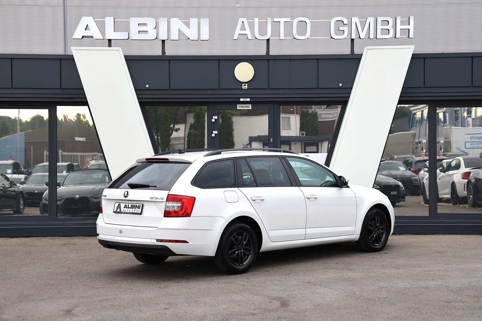 SKODA Octavia Combi 1.6 TDI Ambition DSG, Diesel, Occasioni / Usate, Automatico - 4