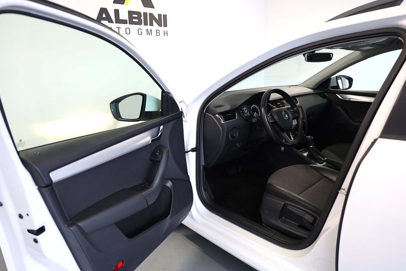 SKODA Octavia Combi 1.6 TDI Ambition DSG, Diesel, Occasioni / Usate, Automatico - 7