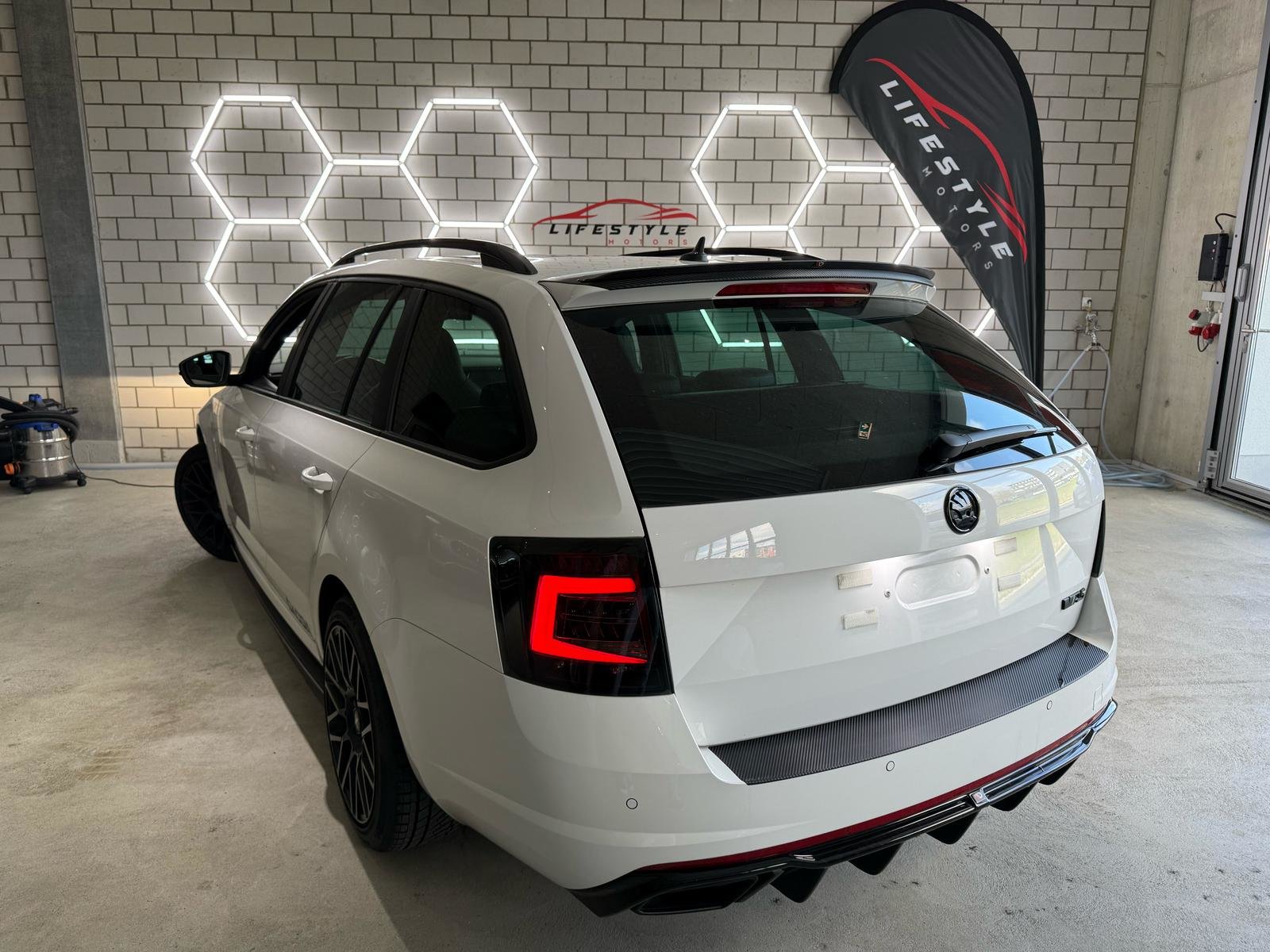 SKODA Octavia Combi 2.0 TSI RS DSG, Petrol, Second hand / Used, Automatic - 3