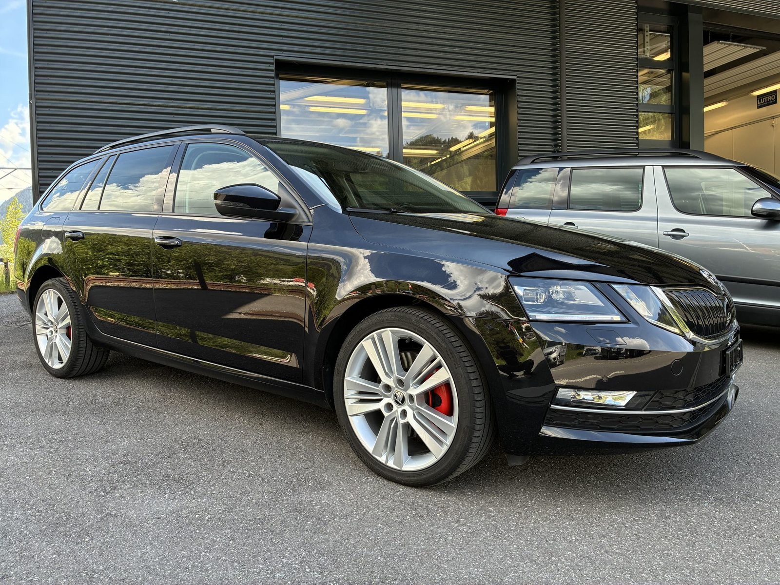 SKODA OCTAVIA Combi Style, Petrol, Second hand / Used, Automatic - 3