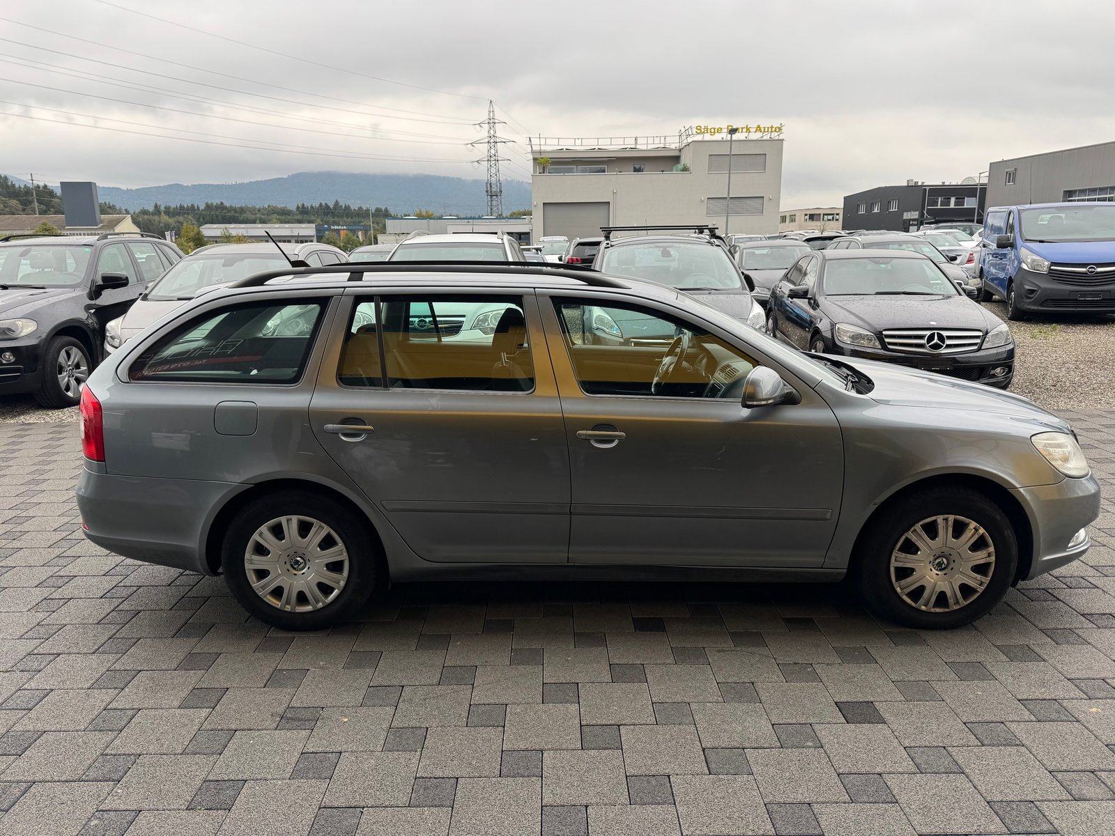 SKODA Octavia Combi 2.0 TDI Elegance 4x4 DSG, Diesel, Occasion / Utilisé, Automatique - 4