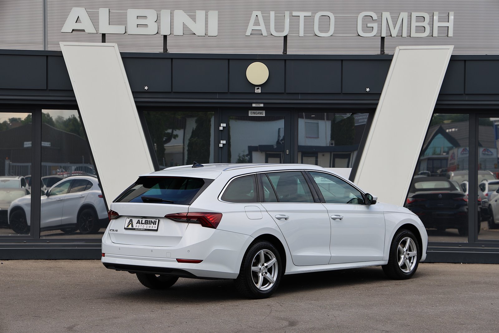 SKODA Octavia Combi 2.0 TDI DSG Style, Diesel, Second hand / Used, Automatic - 3