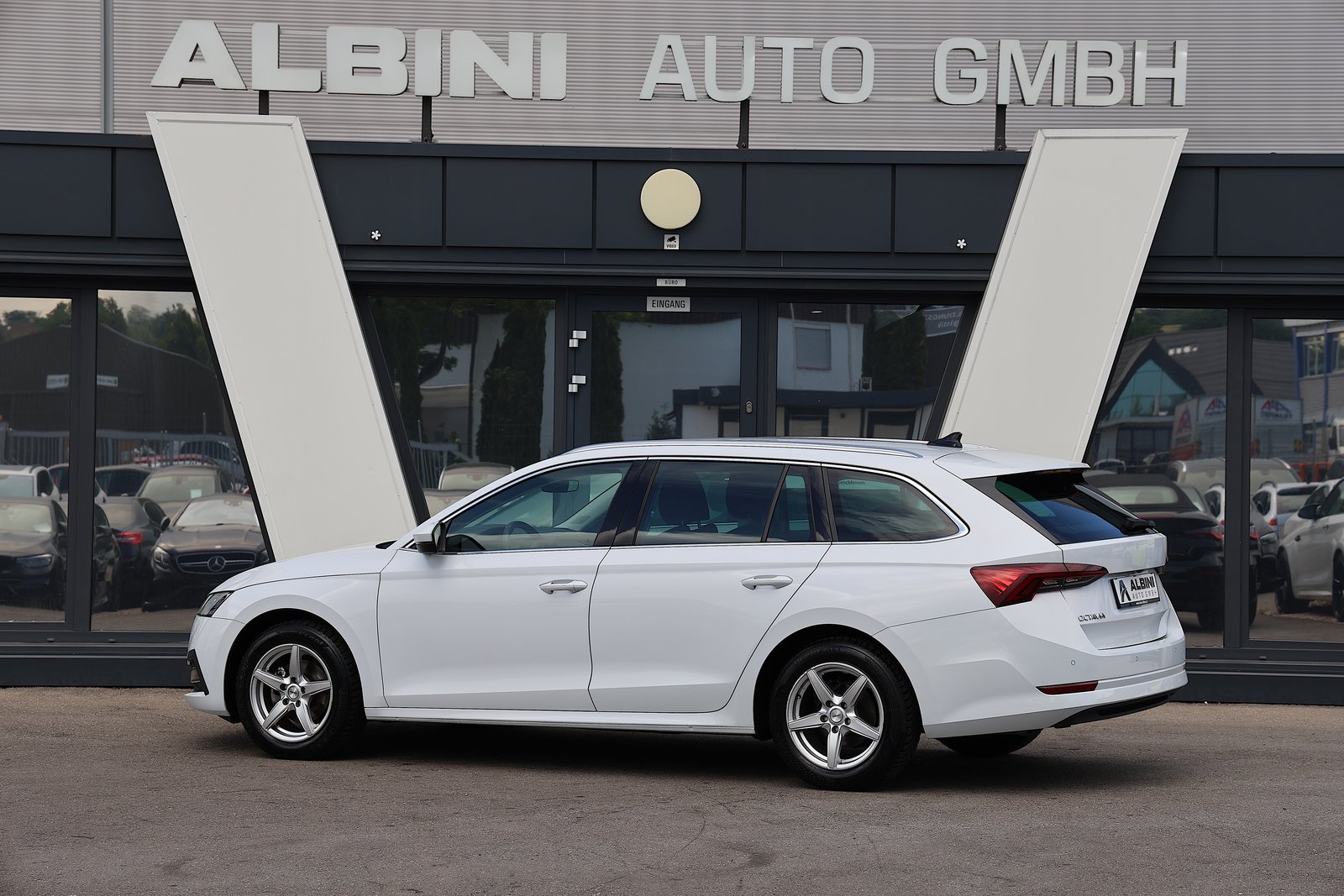 SKODA Octavia Combi 2.0 TDI DSG Style, Diesel, Second hand / Used, Automatic - 4