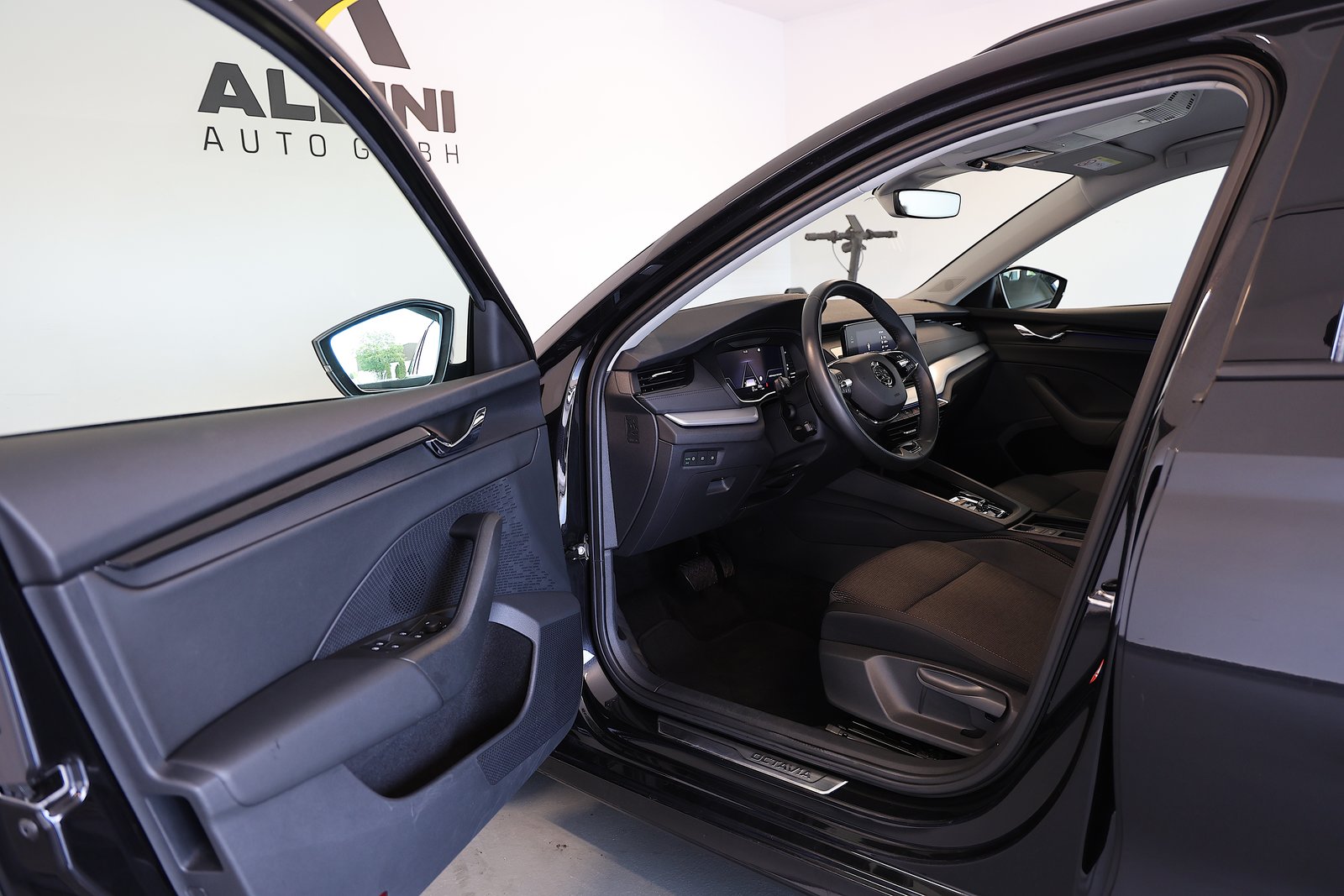 SKODA Octavia Combi 2.0 TDI DSG Ambition 4x4, Diesel, Occasion / Gebraucht, Automatik - 5