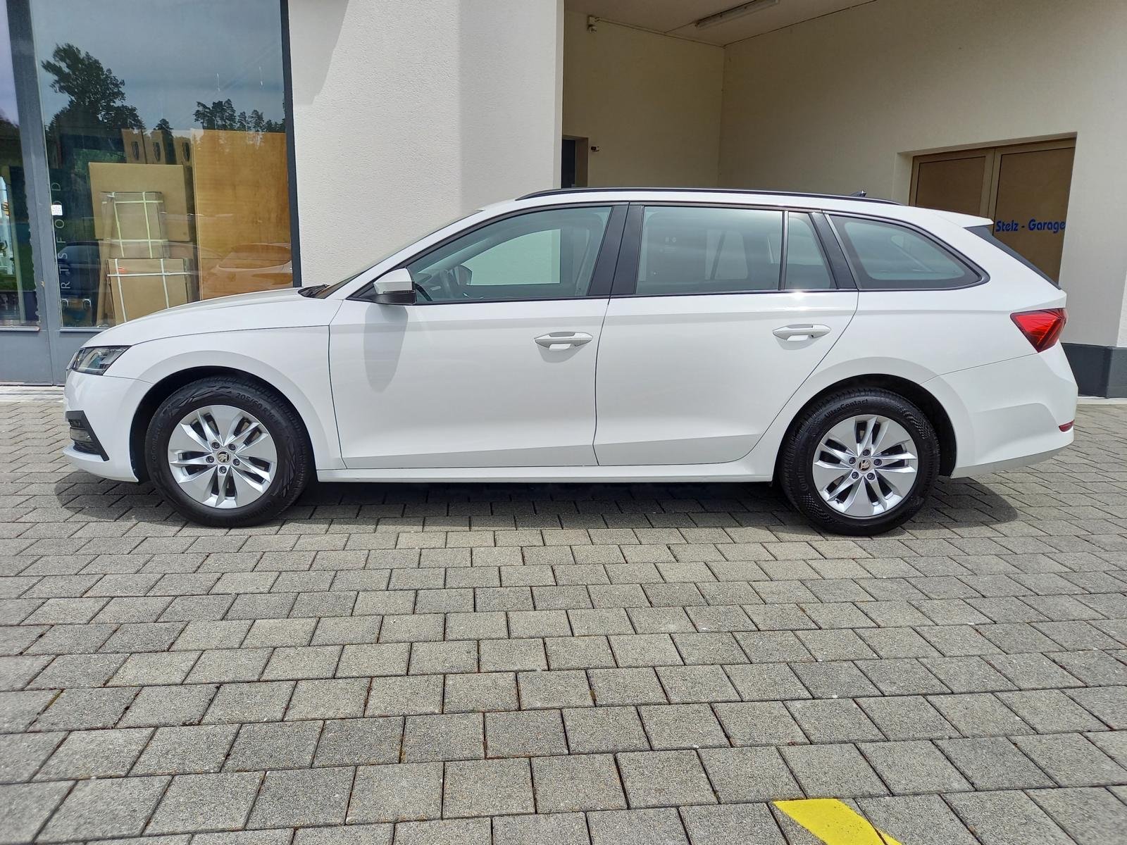 SKODA Octavia Combi 2.0 TDI Ambition 4x4 DSG, Diesel, Occasion / Gebraucht, Automatik - 3