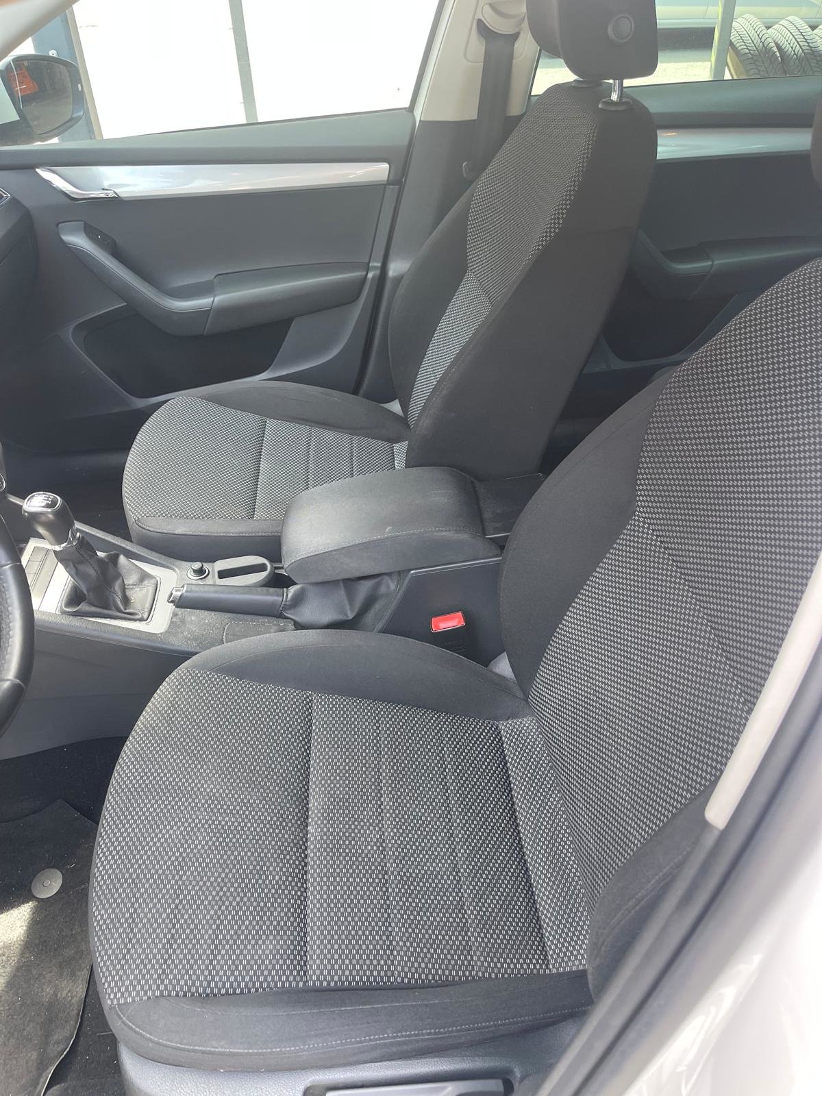 SKODA Octavia Combi 2.0 TDI Style, Diesel, Second hand / Used, Manual - 4