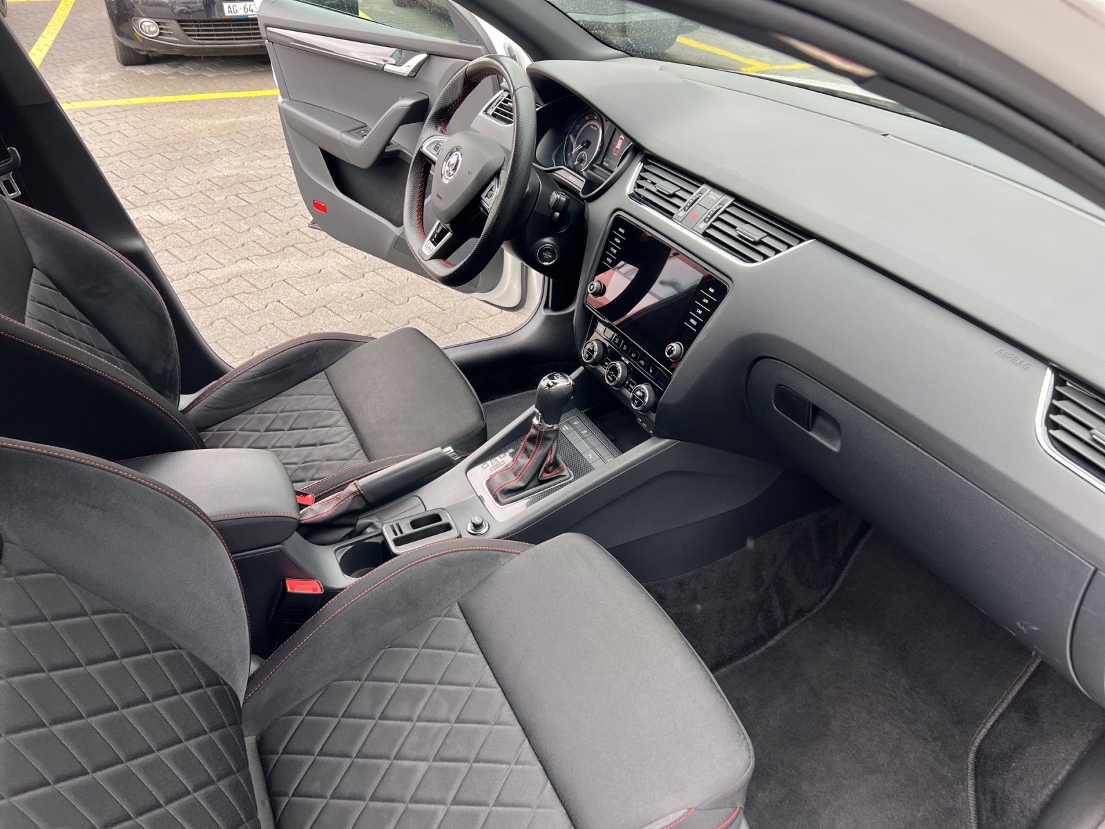 SKODA Octavia Combi 2.0 TSI RS DSG, Benzin, Occasion / Gebraucht, Automatik - 7
