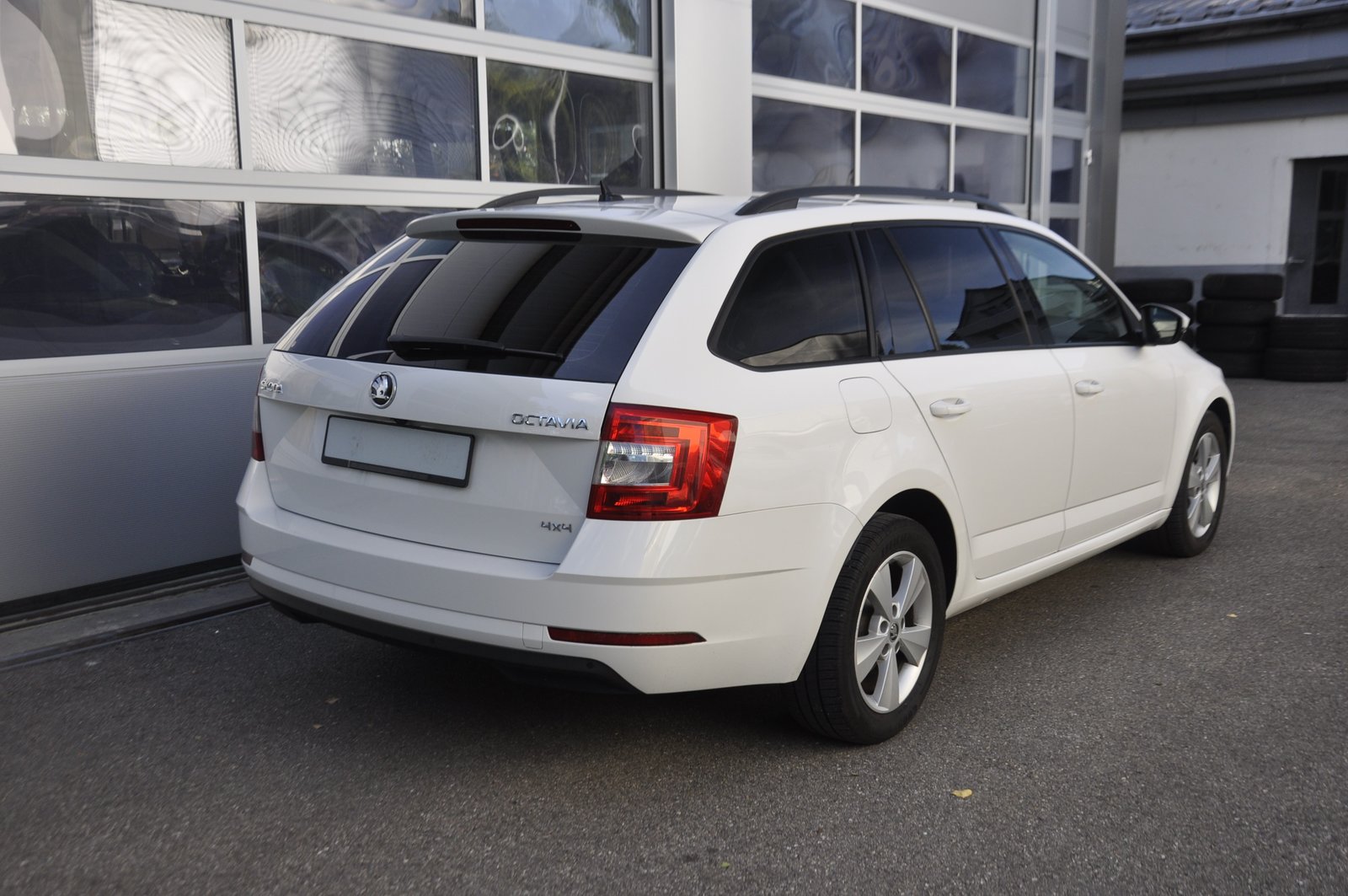 SKODA Octavia Combi 2.0 TDI Ambition 4x4 DSG, Diesel, Occasioni / Usate, Automatico - 3