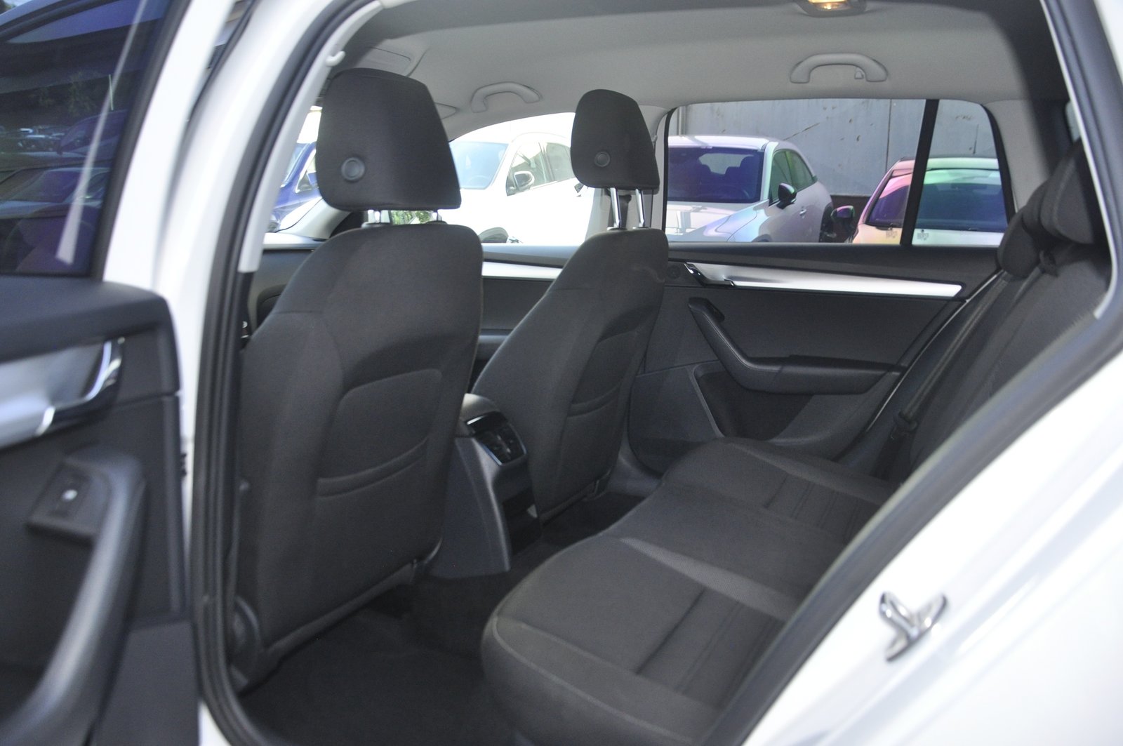 SKODA Octavia Combi 2.0 TDI Ambition 4x4 DSG, Diesel, Occasioni / Usate, Automatico - 6