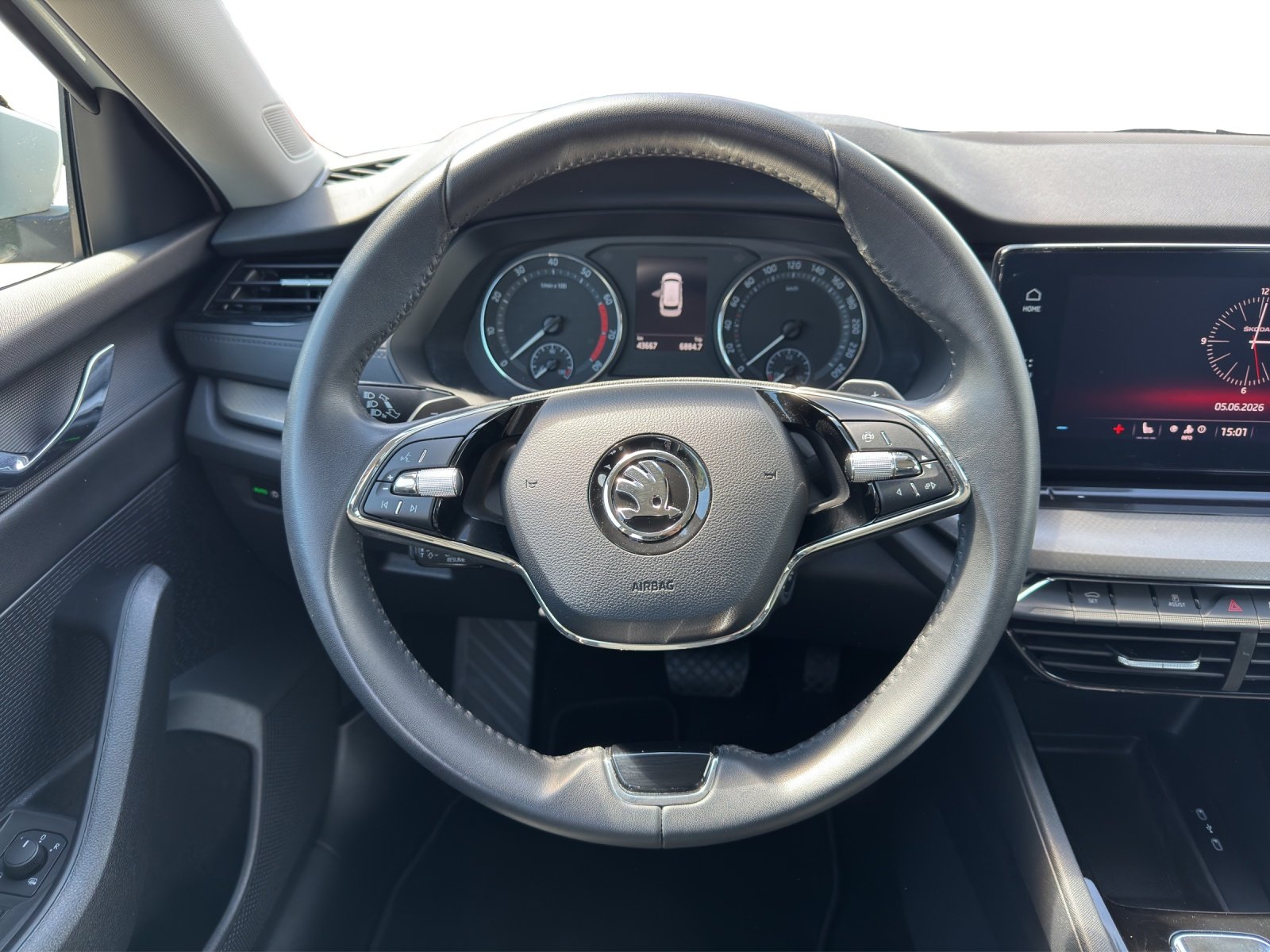 SKODA Octavia Combi 1.5 TSI Ambition DSG, Mild-Hybrid Benzin/Elektro, Occasion / Gebraucht, Automatik - 7