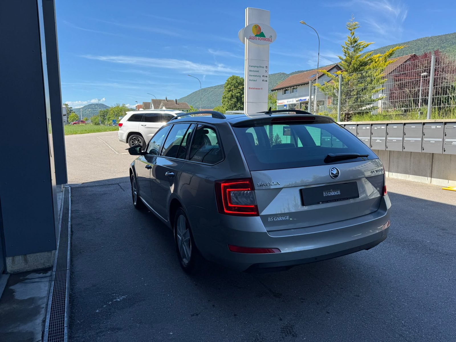 SKODA Octavia Combi 1.8 TSI Elegance 4x4 DSG 1. Hand, Benzin, Occasion / Gebraucht, Automatik - 6