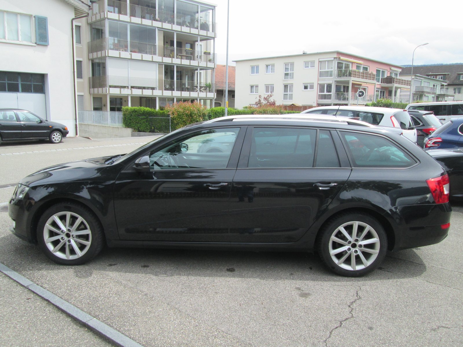 SKODA Octavia Combi 1.8 TSI Elegance 4x4 DSG, Benzin, Occasion / Gebraucht, Automatik - 2