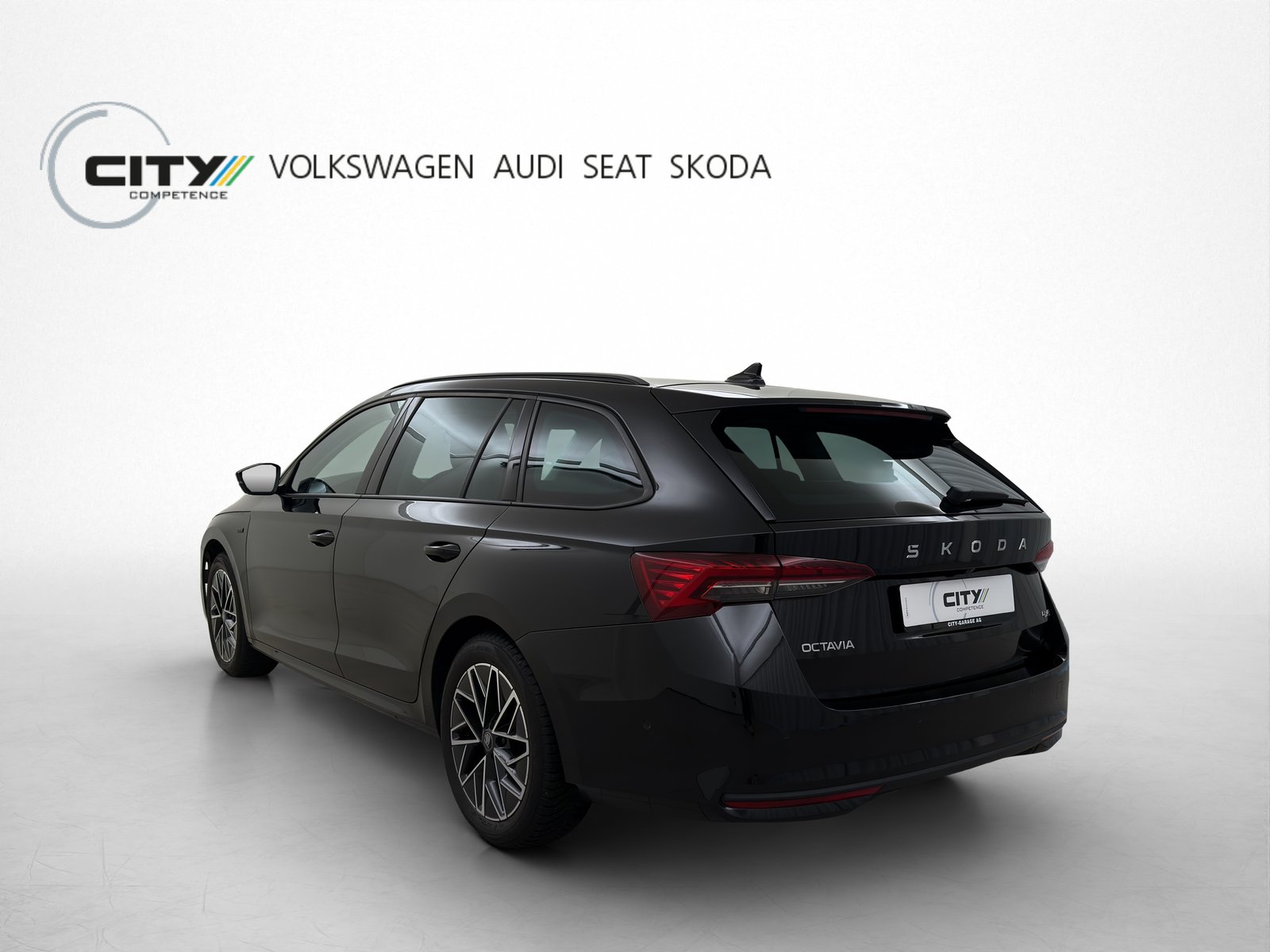 SKODA Octavia Combi 2.0 TSI Selection 4x4, Petrol, Second hand / Used, Automatic - 3
