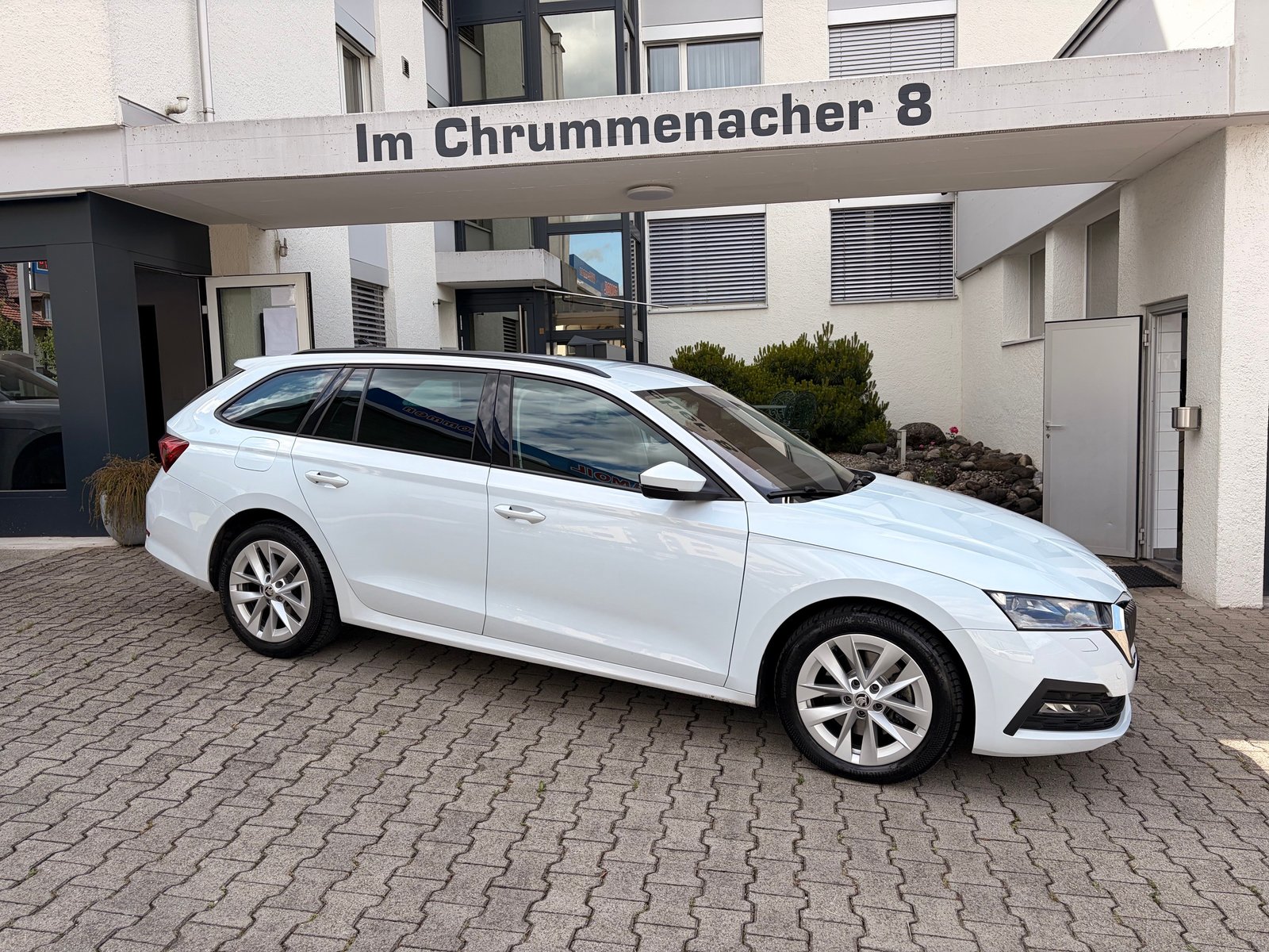 SKODA Octavia Combi 2.0 TSI Ambition DSG 4x4, Petrol, Second hand / Used, Automatic - 2