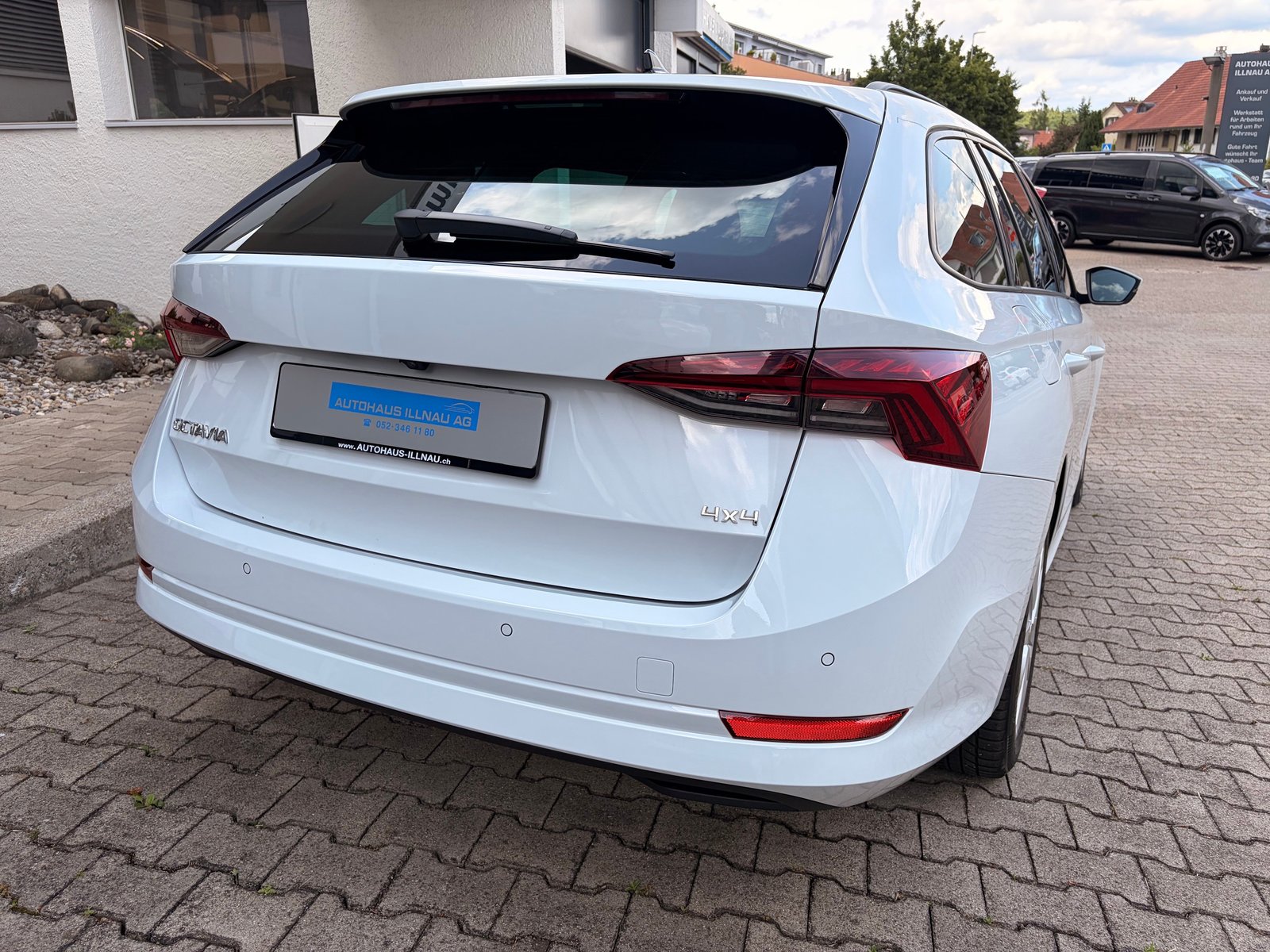 SKODA Octavia Combi 2.0 TSI Ambition DSG 4x4, Petrol, Second hand / Used, Automatic - 3