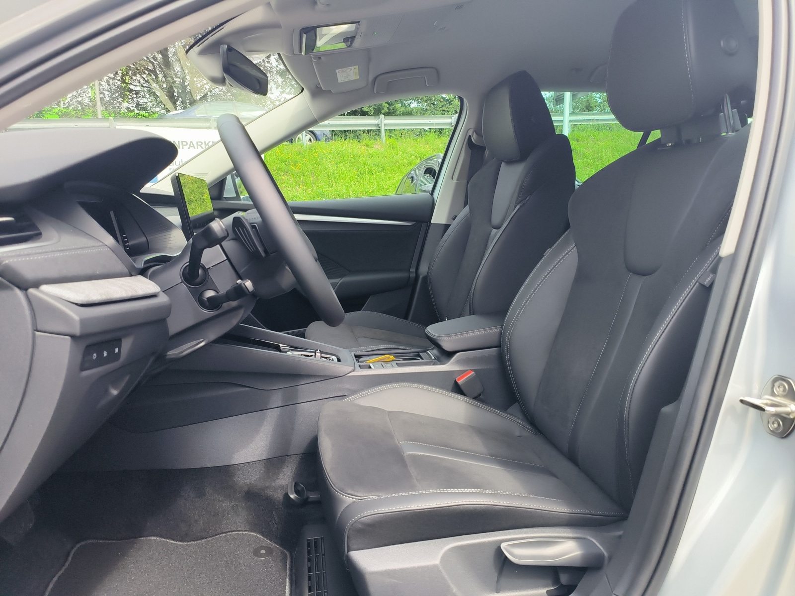 SKODA Octavia Selection MHEV FL Launch, Petrol, Second hand / Used, Automatic - 5