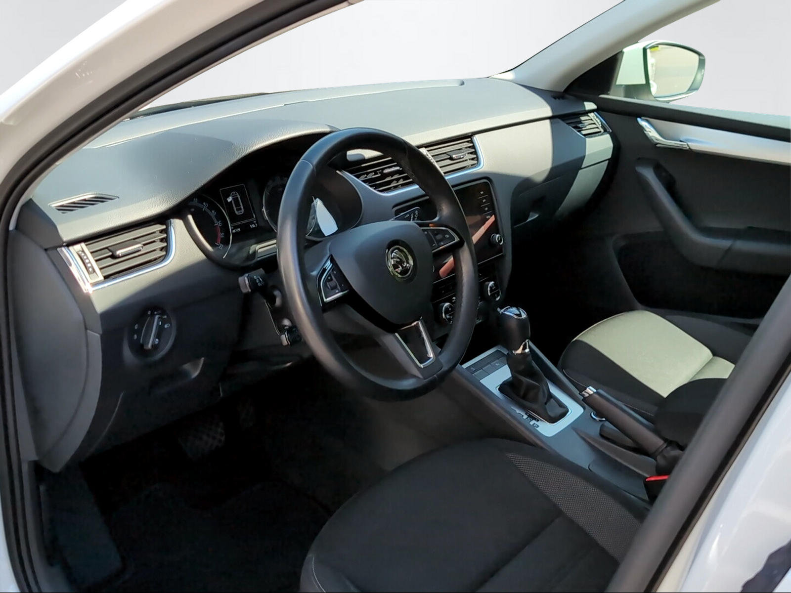 SKODA Octavia Combi 2.0 TDI 150 Ambition DSG, Diesel, Occasion / Gebraucht, Automatik - 6