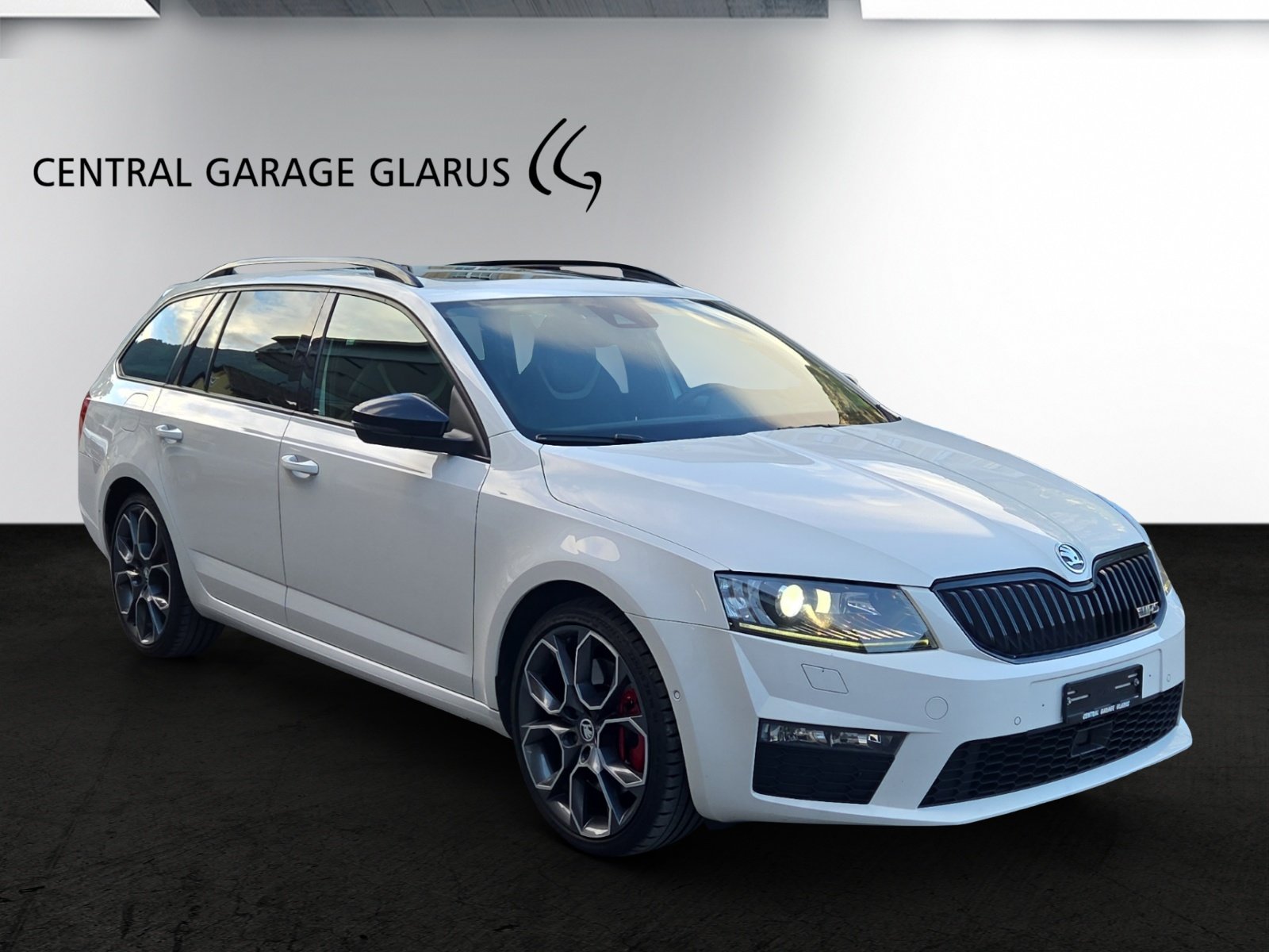 SKODA Octavia Combi 2.0 TSI RS DSG, Petrol, Second hand / Used, Automatic - 2