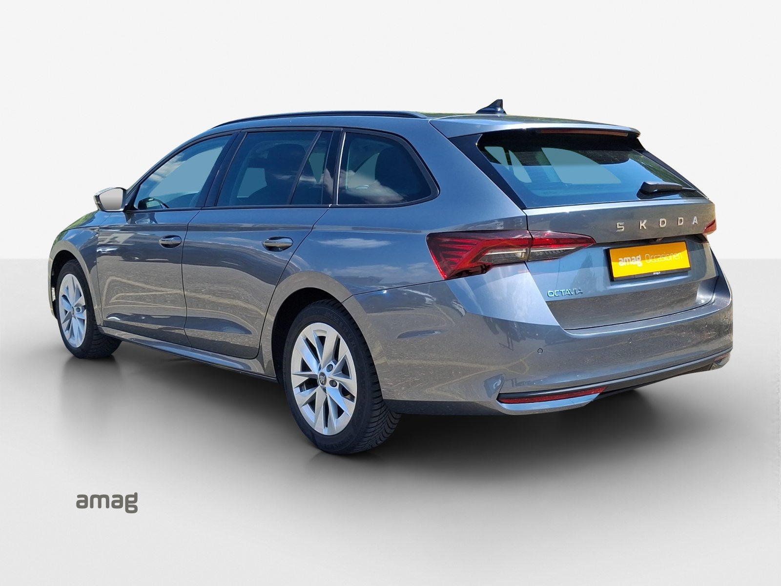 SKODA Octavia Selection MHEV, Petrol, Second hand / Used, Automatic - 3