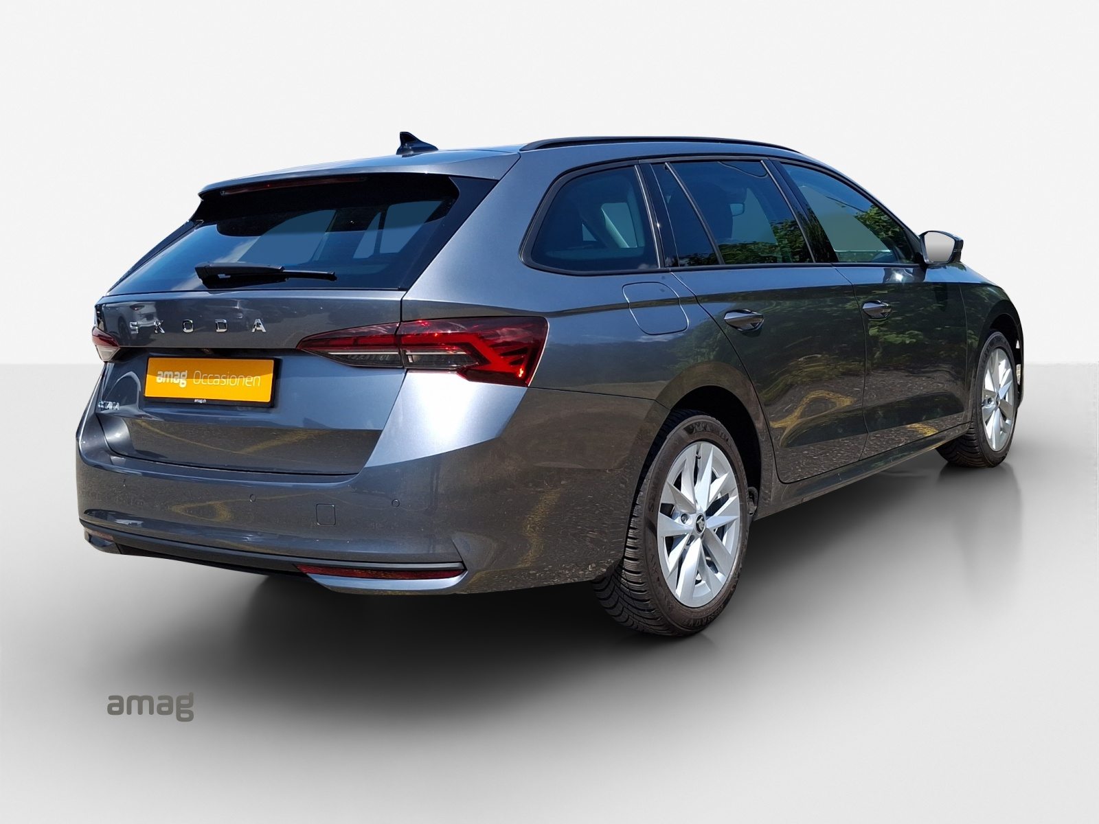 SKODA Octavia Selection MHEV, Petrol, Second hand / Used, Automatic - 5