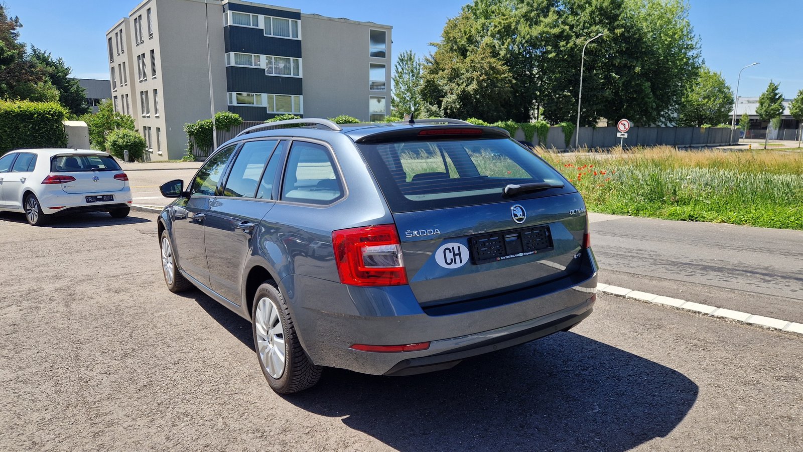 SKODA Octavia Combi 2.0 TDI Ambition 4x4, Diesel, Second hand / Used, Automatic - 4