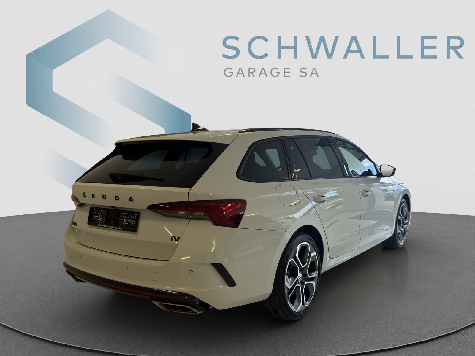 SKODA OCTAVIA 1.4 TSI PHEV 245 RS DSG, Plug-in-Hybrid Petrol/Electric, Second hand / Used, Automatic - 4