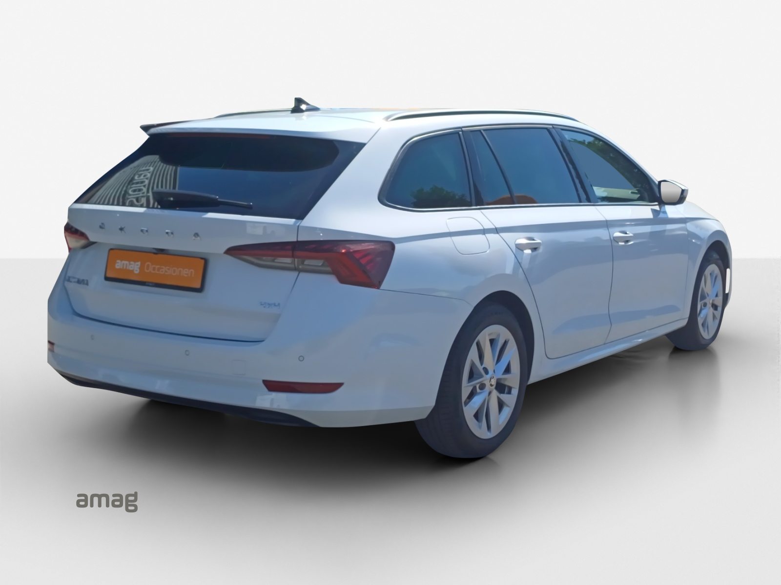 SKODA Octavia Style, Petrol, Second hand / Used, Automatic - 5
