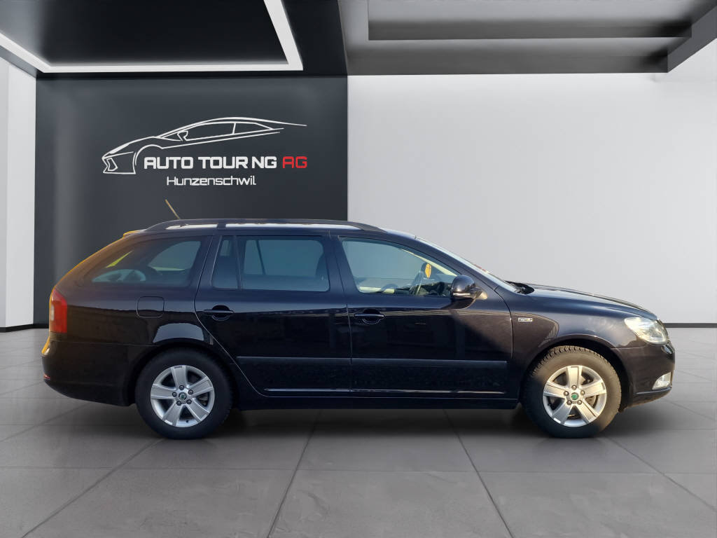 SKODA Octavia Combi 1.8 T-FSI Ambition DSG, Petrol, Second hand / Used, Automatic - 2