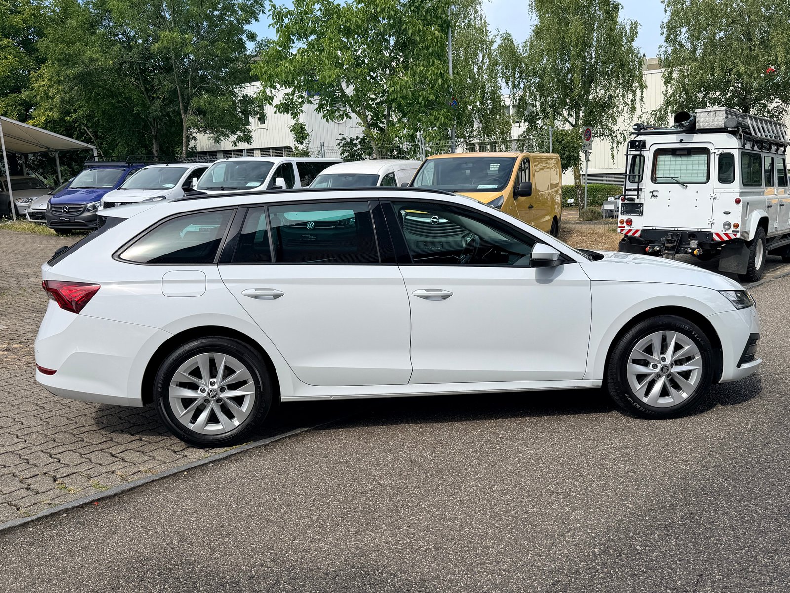 SKODA Octavia Combi 2.0 TSI Style DSG 4x4, Essence, Occasion / Utilisé, Automatique - 2