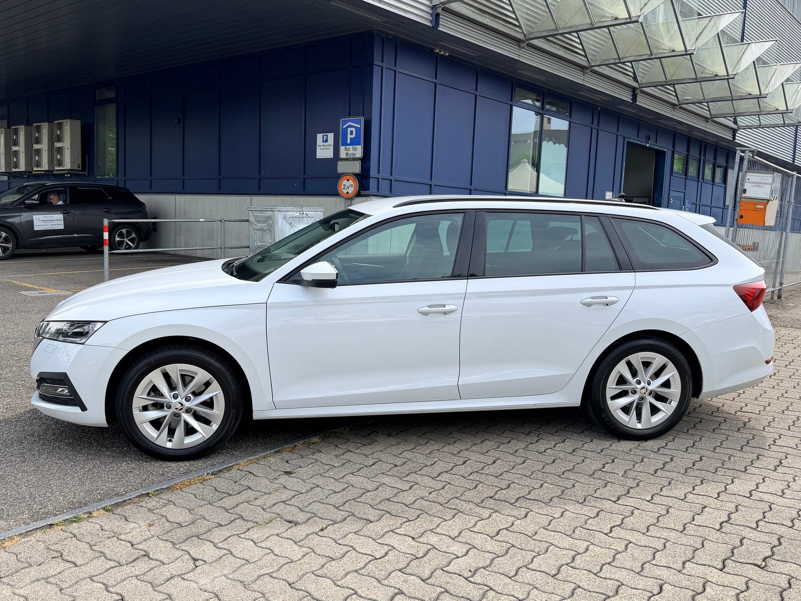 SKODA Octavia Combi 2.0 TSI Style DSG 4x4, Essence, Occasion / Utilisé, Automatique - 7