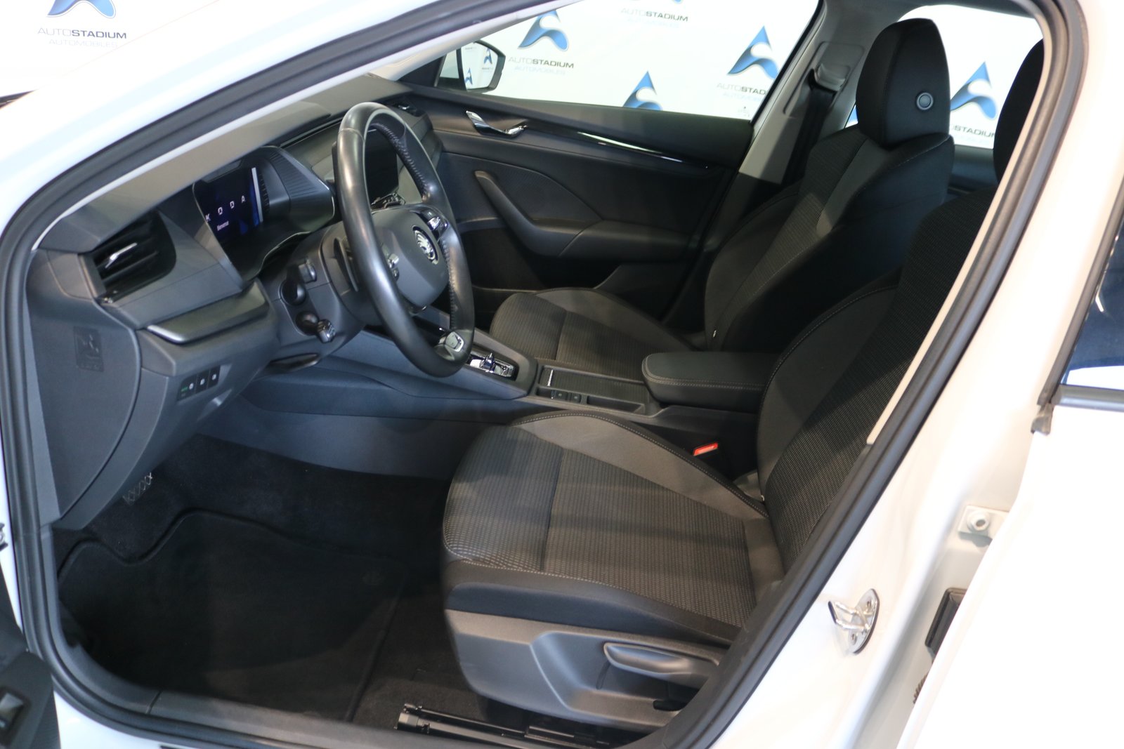 SKODA Octavia Combi 2.0 TDI DSG Ambition 4x4, Diesel, Second hand / Used, Automatic - 5