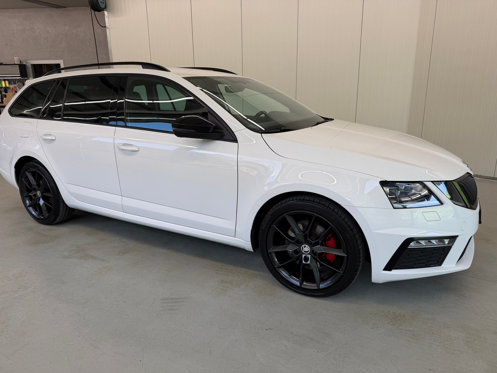 SKODA Octavia Combi 2.0 TDI RS 4x4 DSG, Diesel, Second hand / Used, Automatic - 2