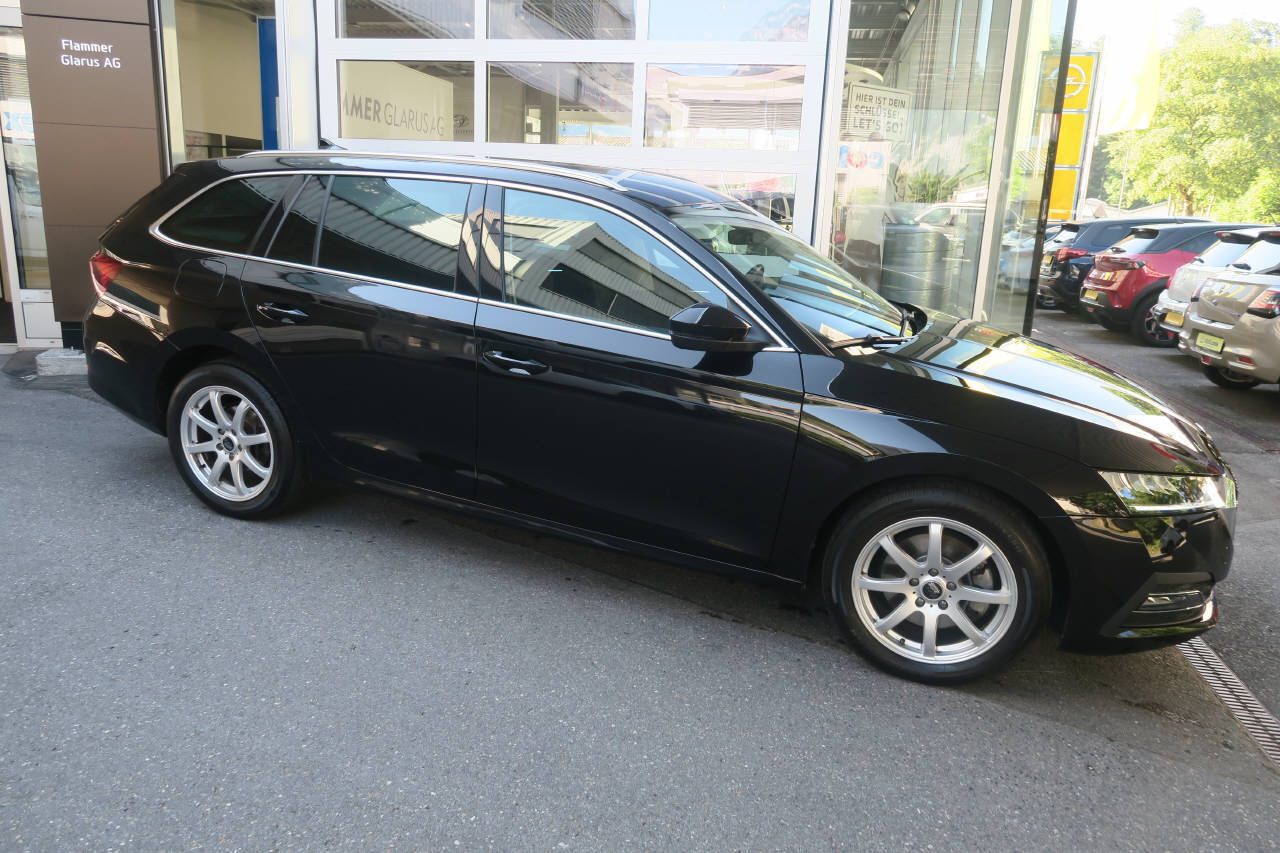 SKODA Octavia Combi 2.0 TSI Style 4x4 DSG, Petrol, Second hand / Used, Automatic - 2