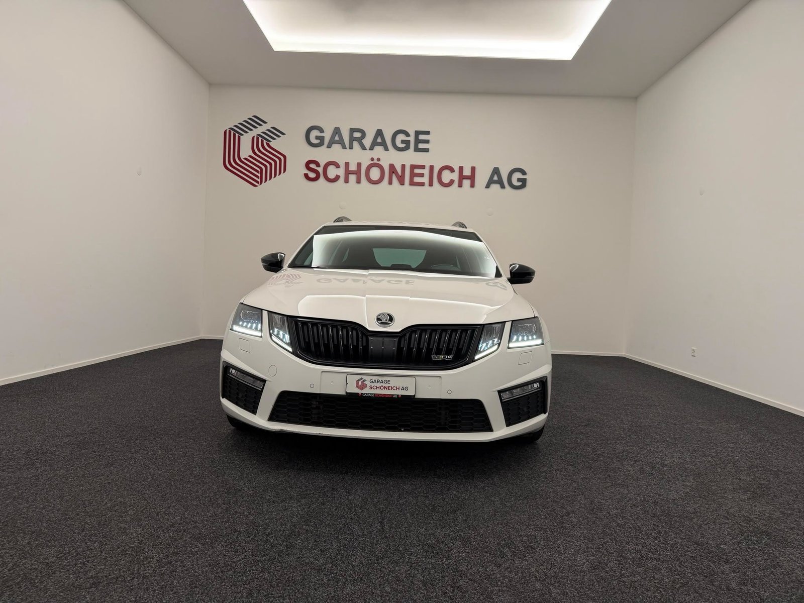 SKODA Octavia Combi 2.0 TDI 184 RS 4x4 DSG, Diesel, Second hand / Used, Automatic - 2