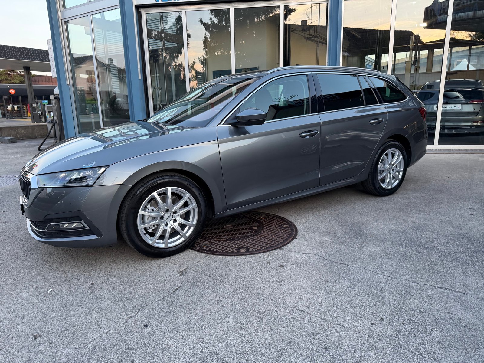 SKODA Octavia Combi 2.0 TDI DSG Style 4x4, Diesel, Second hand / Used, Automatic - 6