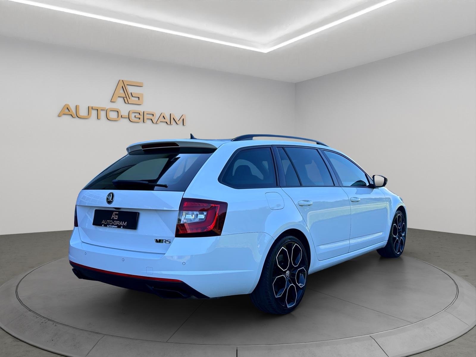 SKODA Octavia Combi 2.0 TSI RS 245 DSG, Benzin, Occasion / Gebraucht, Automatik - 5