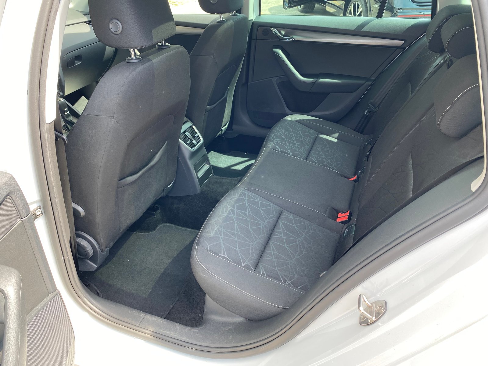 SKODA Octavia Combi 1.5TSI 150PS Clever DSG **Panorama-Schie, Essence, Occasion / Utilisé, Automatique - 7