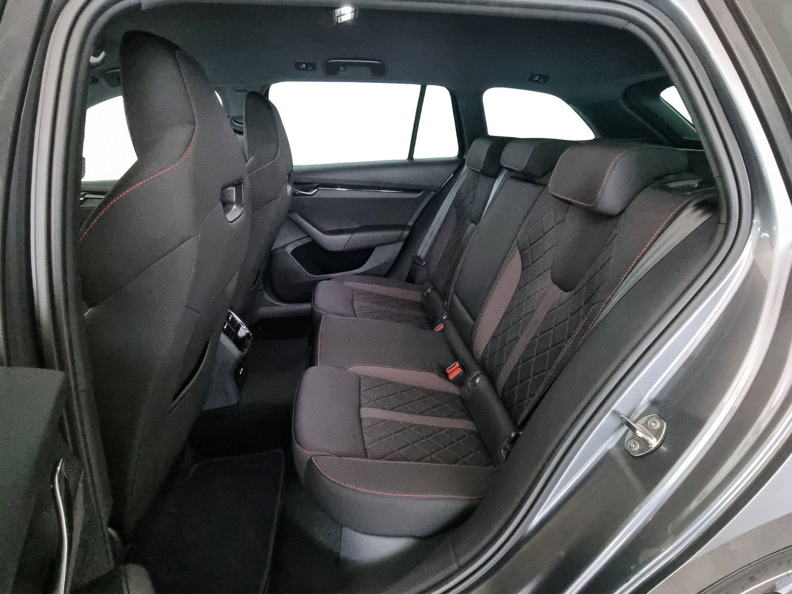 SKODA Octavia Combi 2.0 TSI DSG RS, Benzin, Occasion / Gebraucht, Automatik - 7