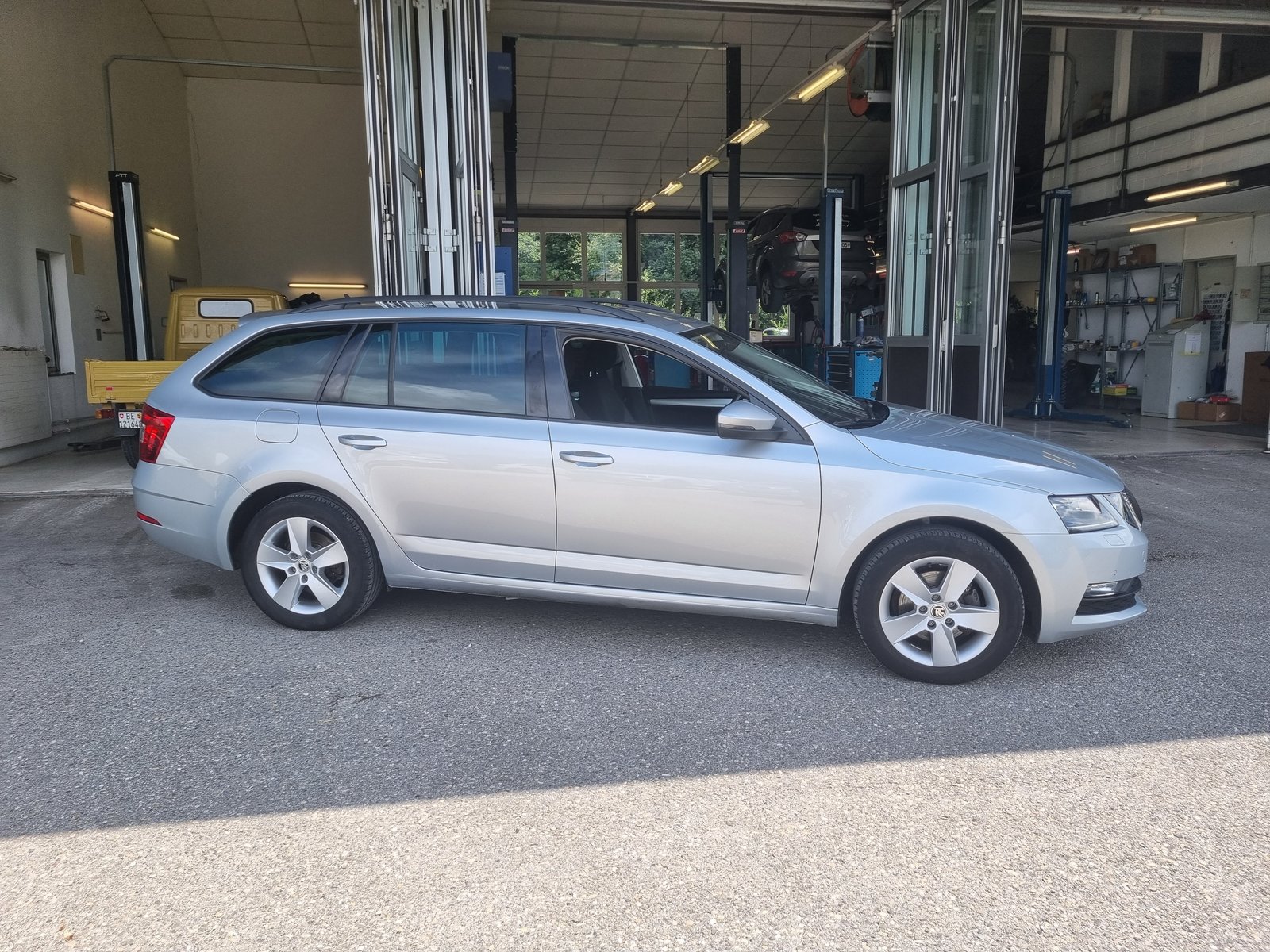 SKODA Octavia Combi 2.0 TDI Ambition 4x4 DSG, Diesel, Occasion / Utilisé, Automatique - 3