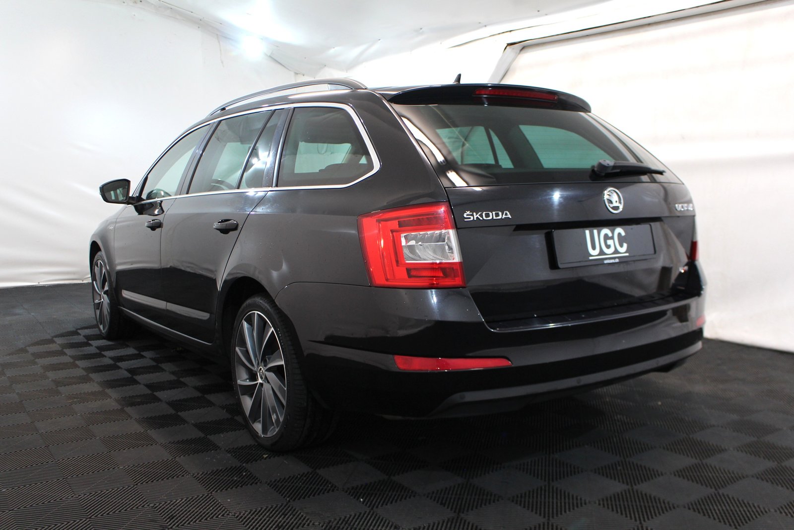 SKODA Octavia Combi 1.8 TSI L K 4x4 DSG, Benzin, Occasion / Gebraucht, Automatik - 4