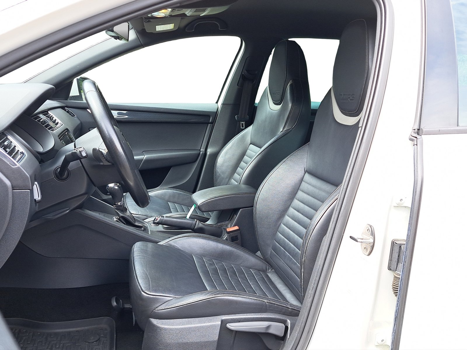SKODA Octavia Combi 2.0 TSI RS DSG, Benzin, Occasion / Gebraucht, Automatik - 7