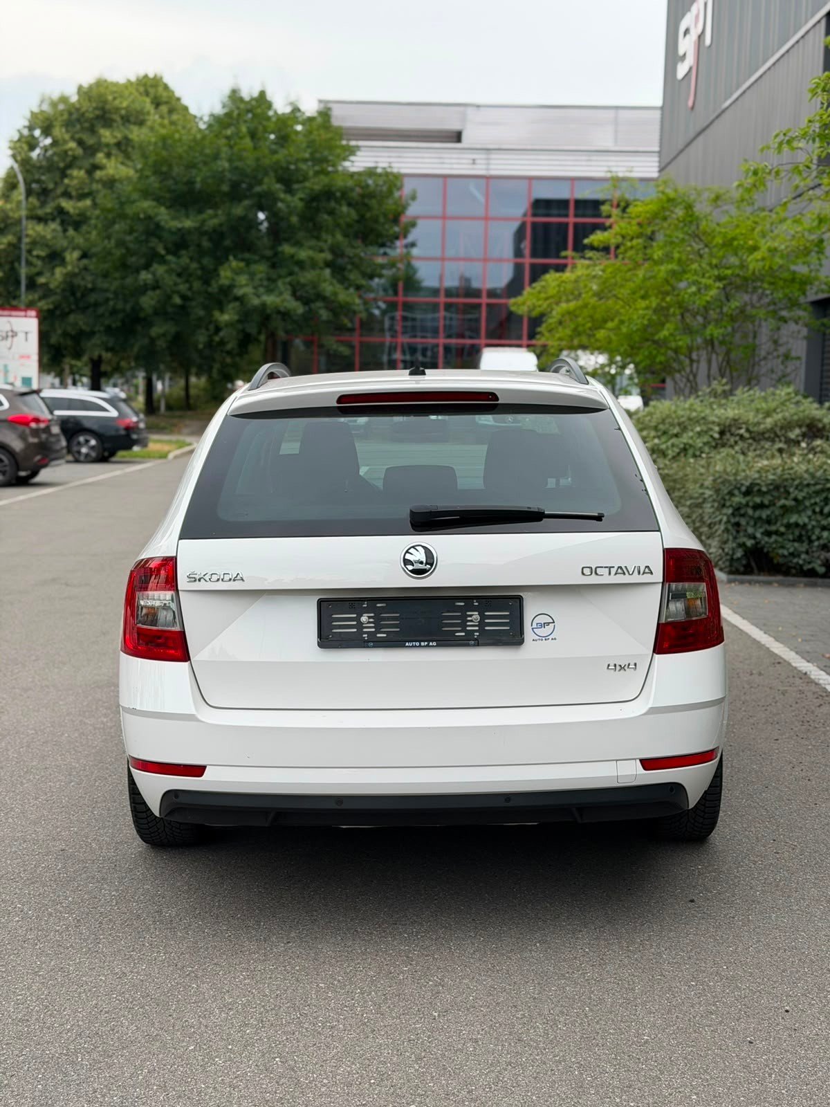 SKODA Octavia Combi 2.0 TDI Ambition 4x4, Diesel, Occasion / Utilisé, Manuelle - 2