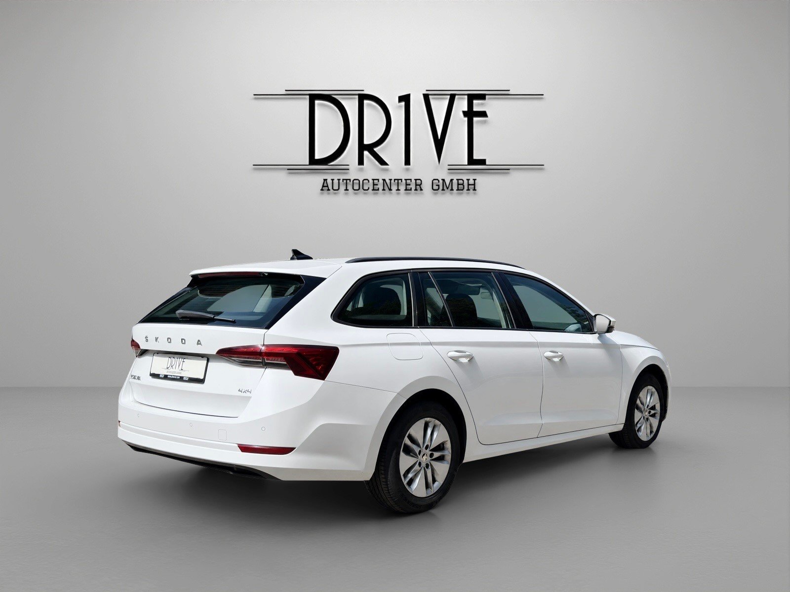 SKODA Octavia Combi 2.0 TDI DSG Ambition 4x4, Diesel, Second hand / Used, Automatic - 5