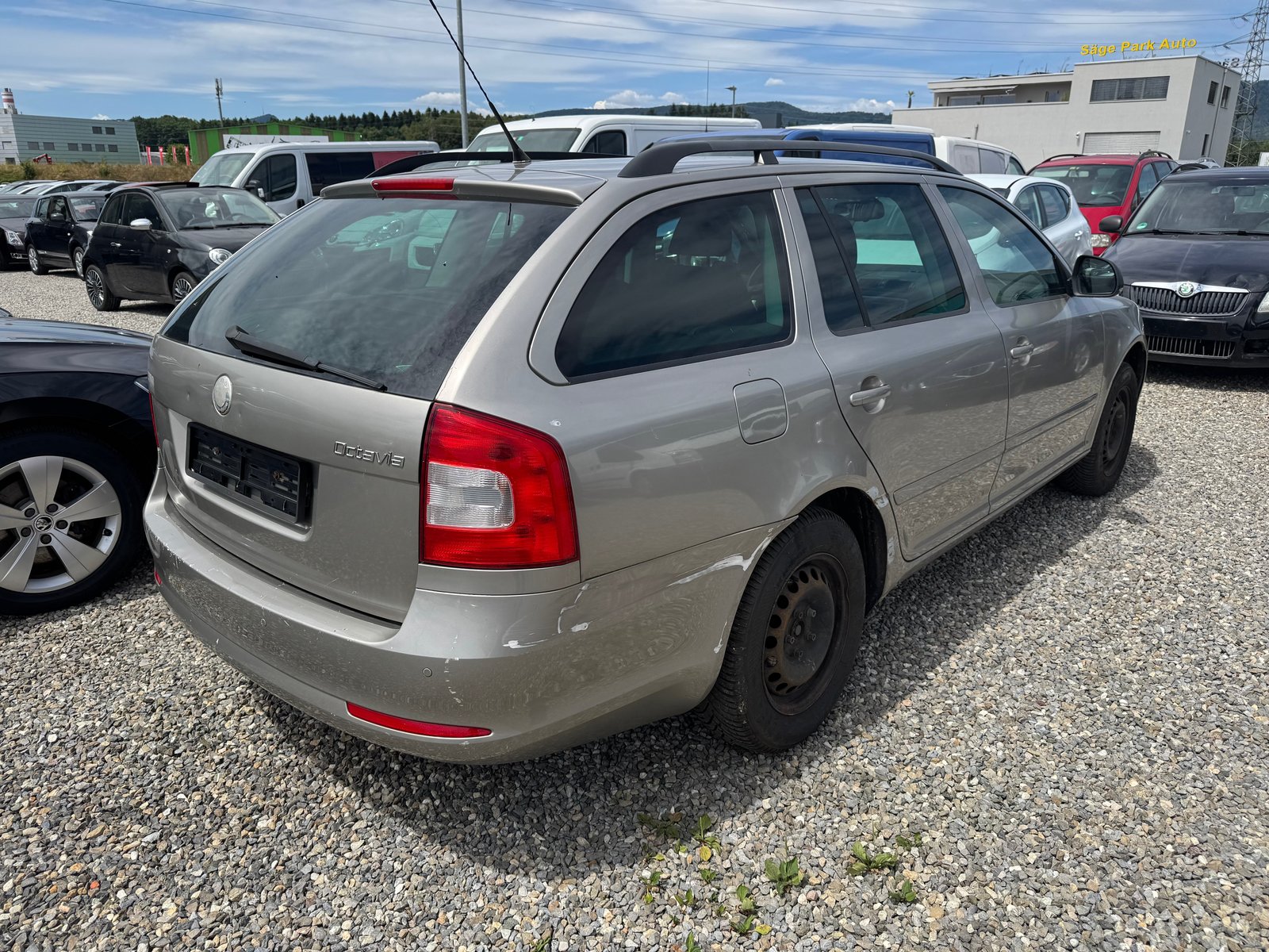 SKODA Octavia Combi 1.9 TDI Swiss Adventure 4x4, Diesel, Second hand / Used, Manual - 6
