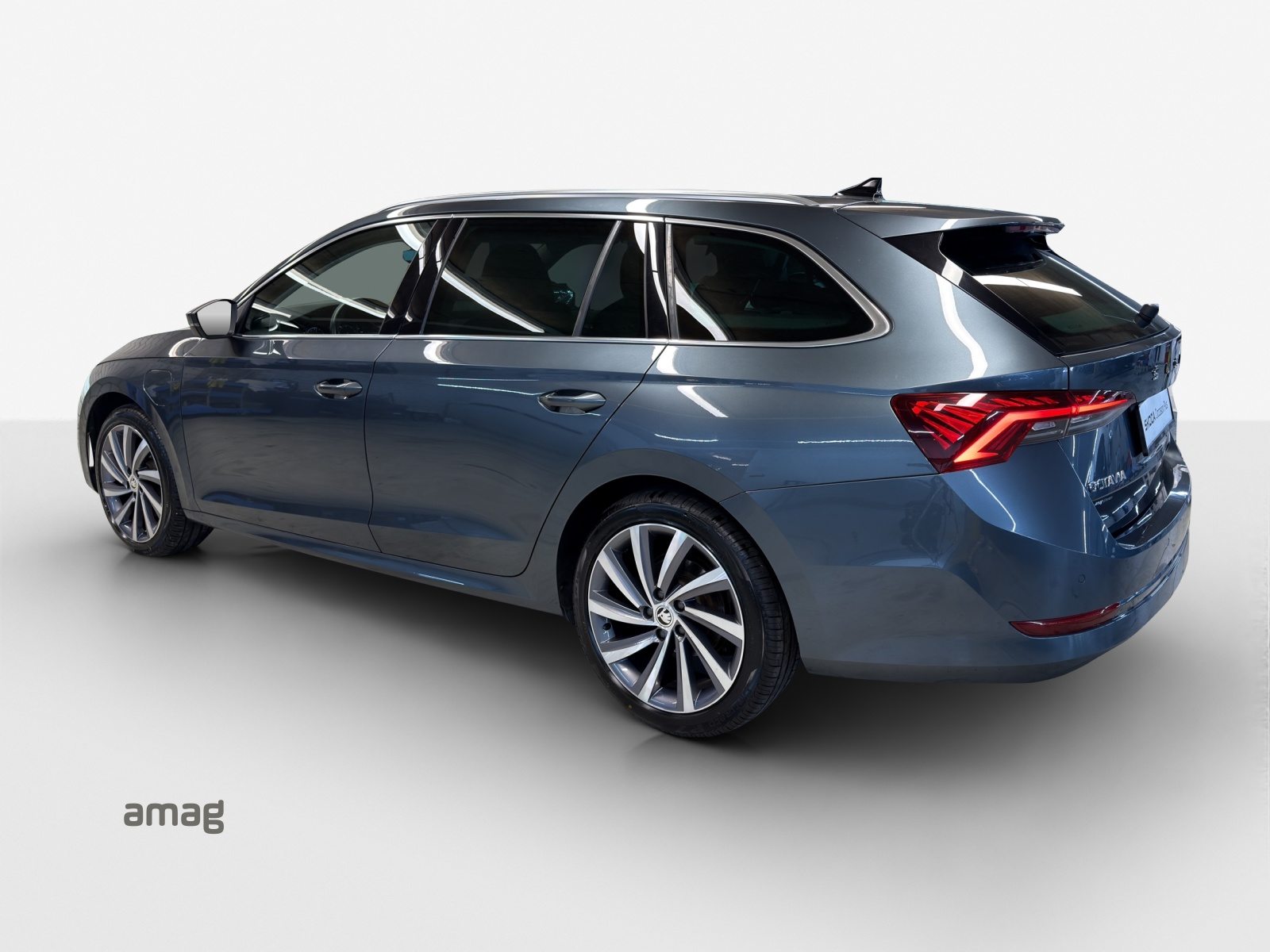 SKODA NEW OCTAVIA Style iV Plug-in-Hybrid, Full-Hybrid Petrol/Electric, Second hand / Used, Automatic - 3