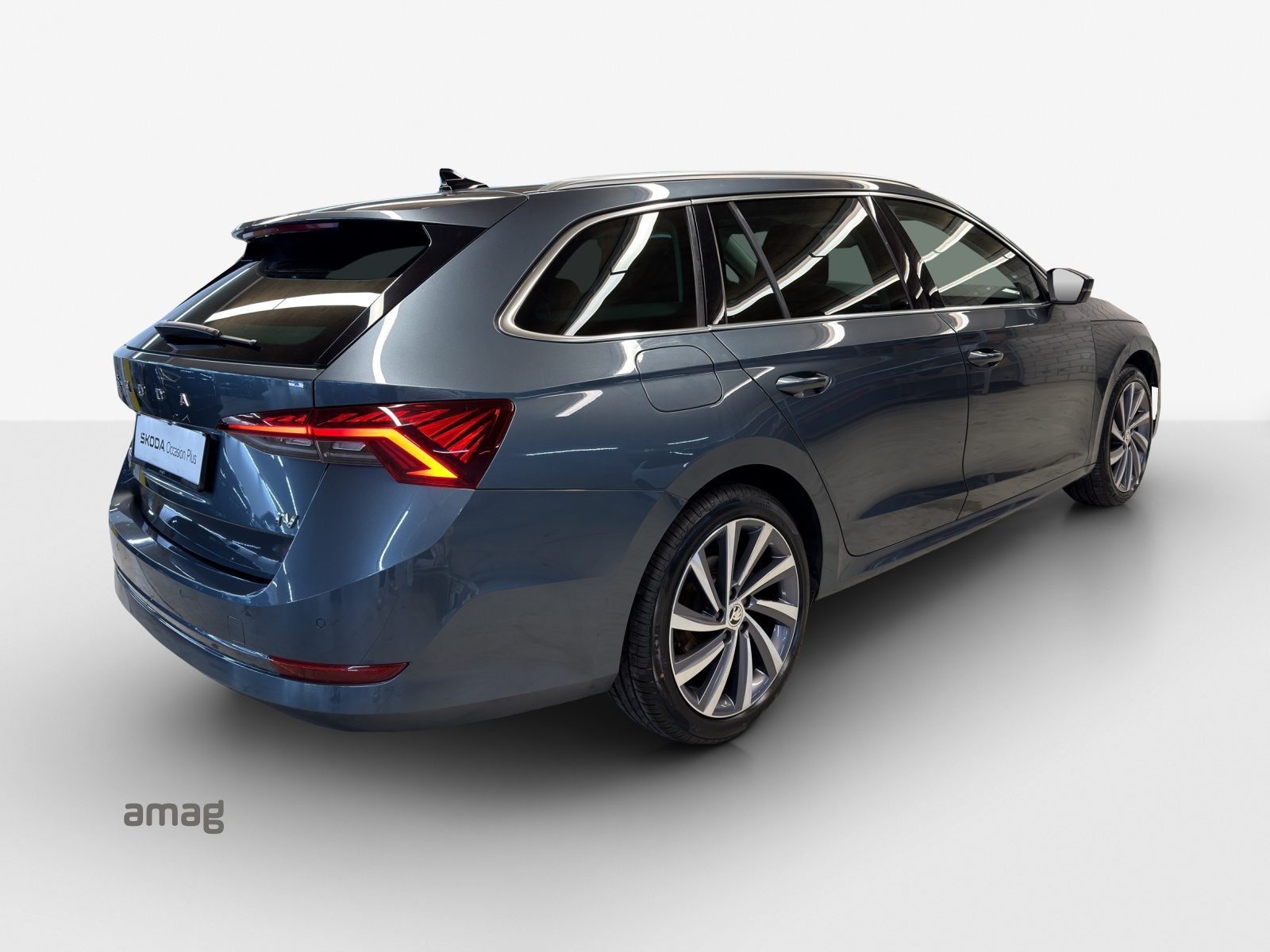 SKODA NEW OCTAVIA Style iV Plug-in-Hybrid, Full-Hybrid Petrol/Electric, Second hand / Used, Automatic - 6