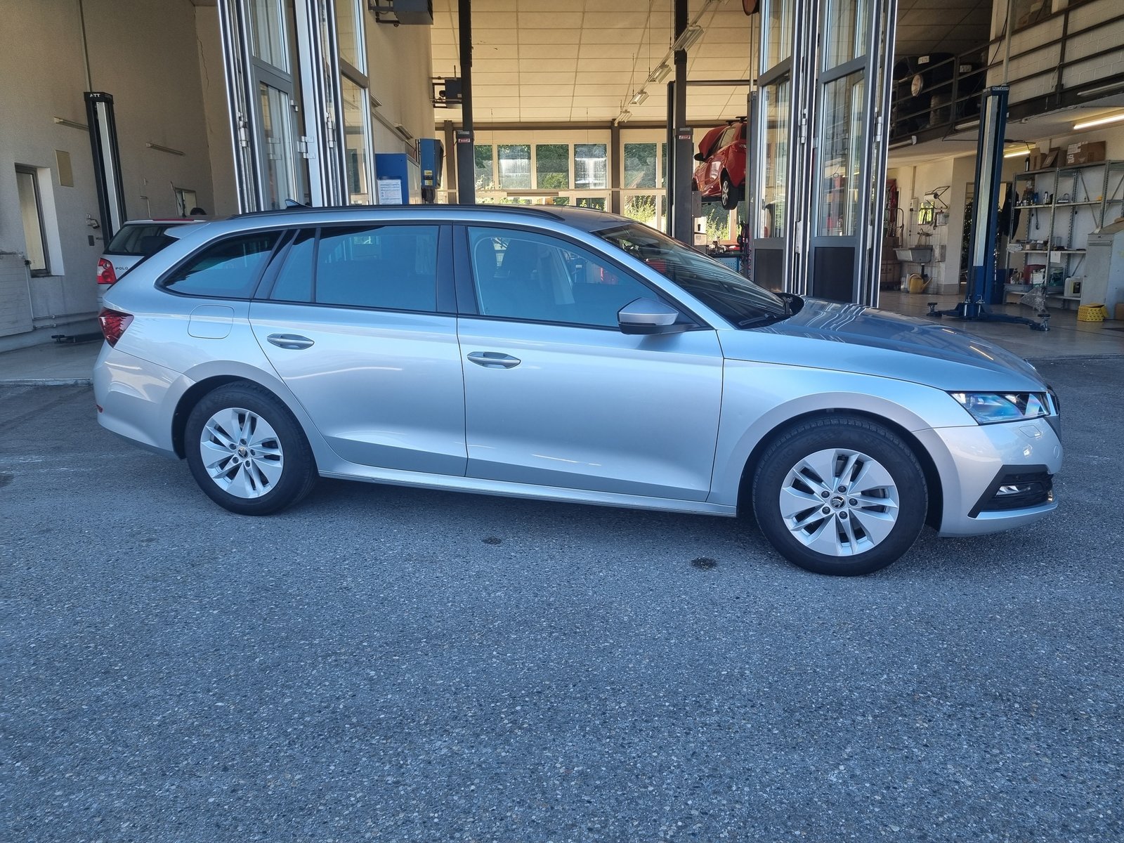 SKODA Octavia Combi 2.0 TDI DSG Ambition 4x4, Diesel, Occasion / Utilisé, Automatique - 3