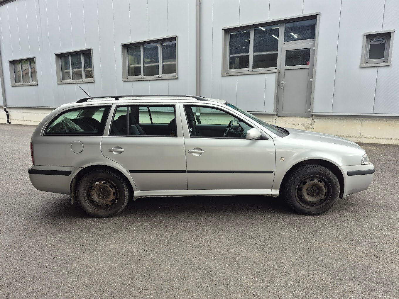 SKODA Octavia 1.9 TDI Tour 4x4, Diesel, Occasion / Utilisé, Manuelle - 7