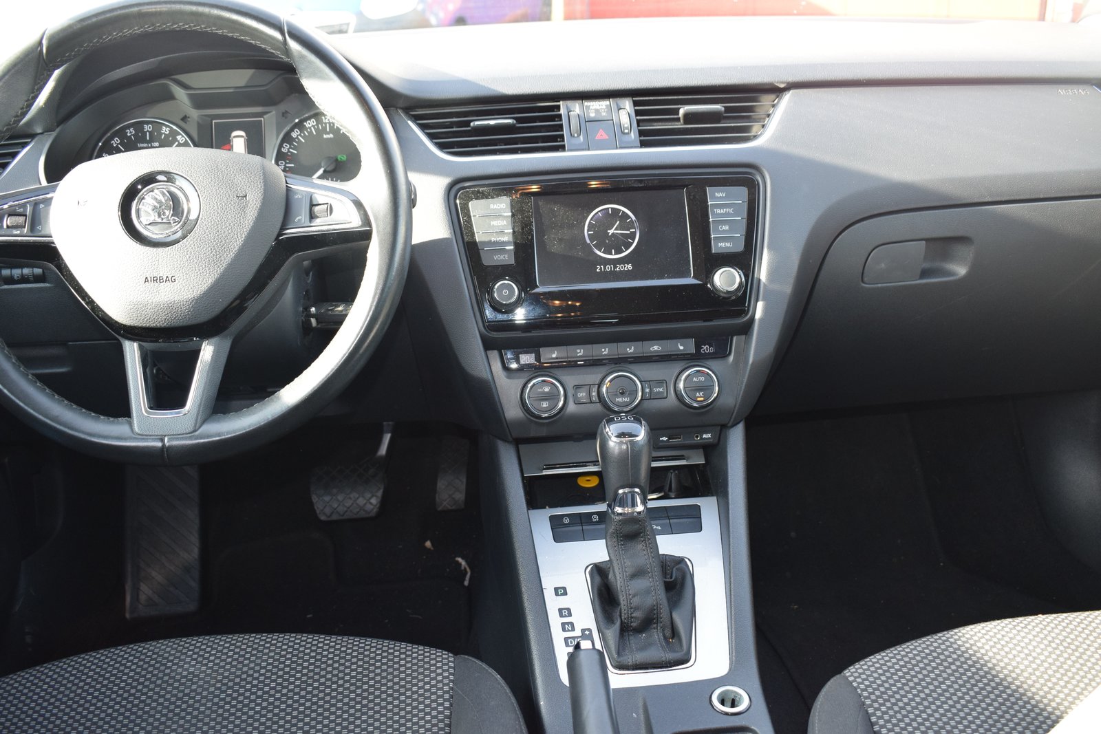 SKODA Octavia Combi 1.6 TDI Ambition DSG, Diesel, Occasion / Gebraucht, Automatik - 5